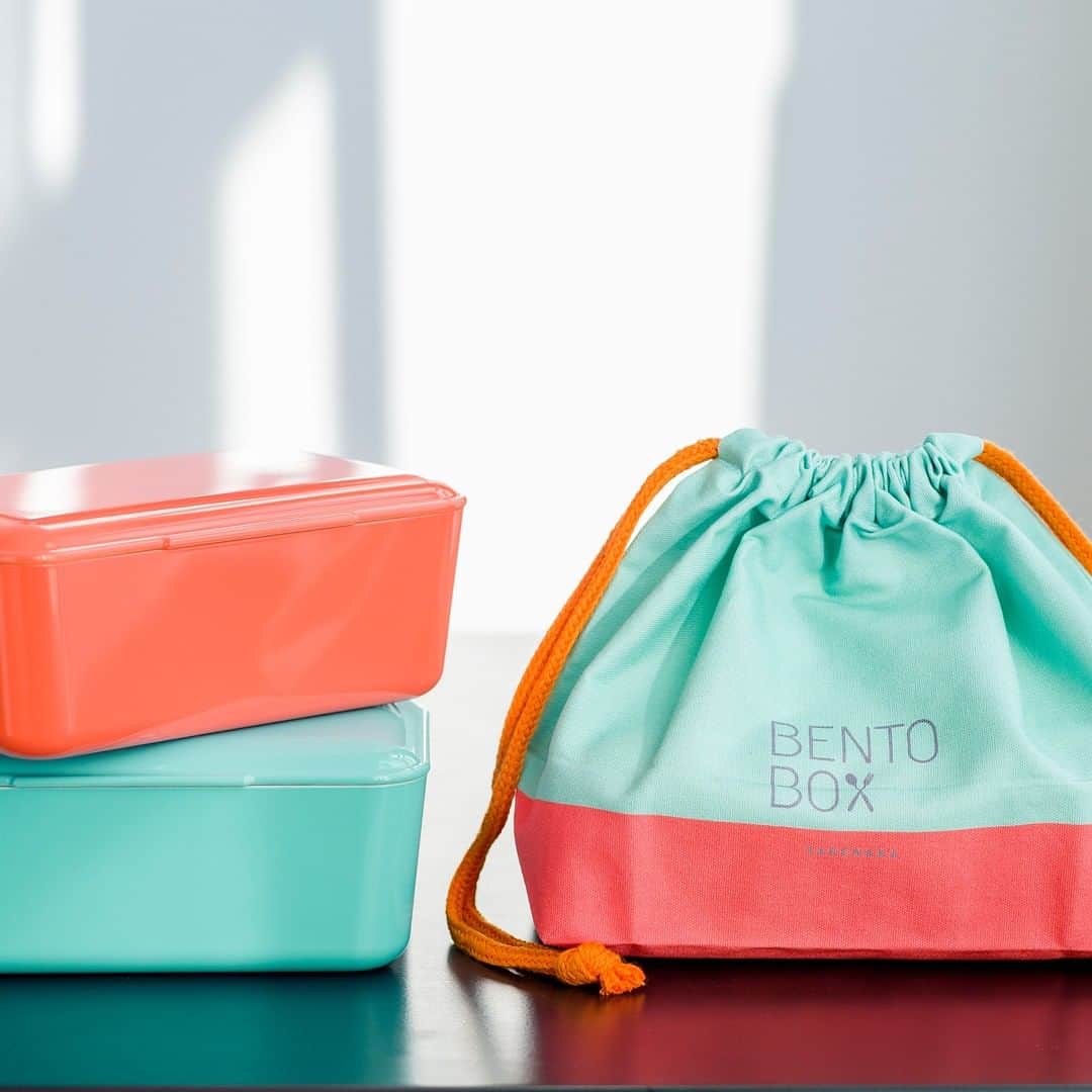 TAKENAKA BENTO BOXさんのインスタグラム写真 - (TAKENAKA BENTO BOXInstagram)「Another great option is our Bento carry bag that combines #Mint and #Coral together along with our matching Bento boxes⁠.⁠ .⁠ Available in our online store. Link in Bio」6月27日 1時01分 - takenakabento