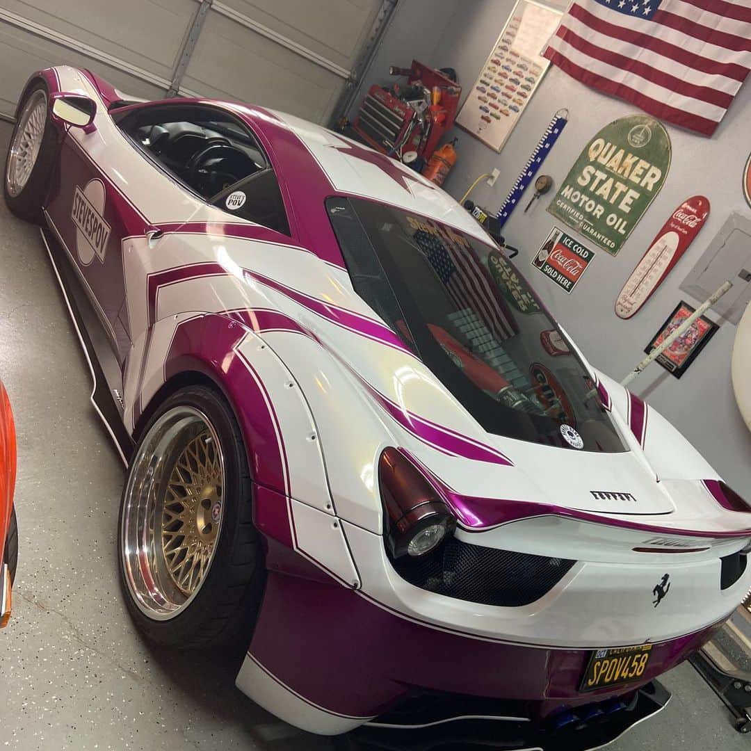スティーブのインスタグラム：「Ferrari getting anxious for some weekend fun. Swipe right and Thumbs up! 👍」