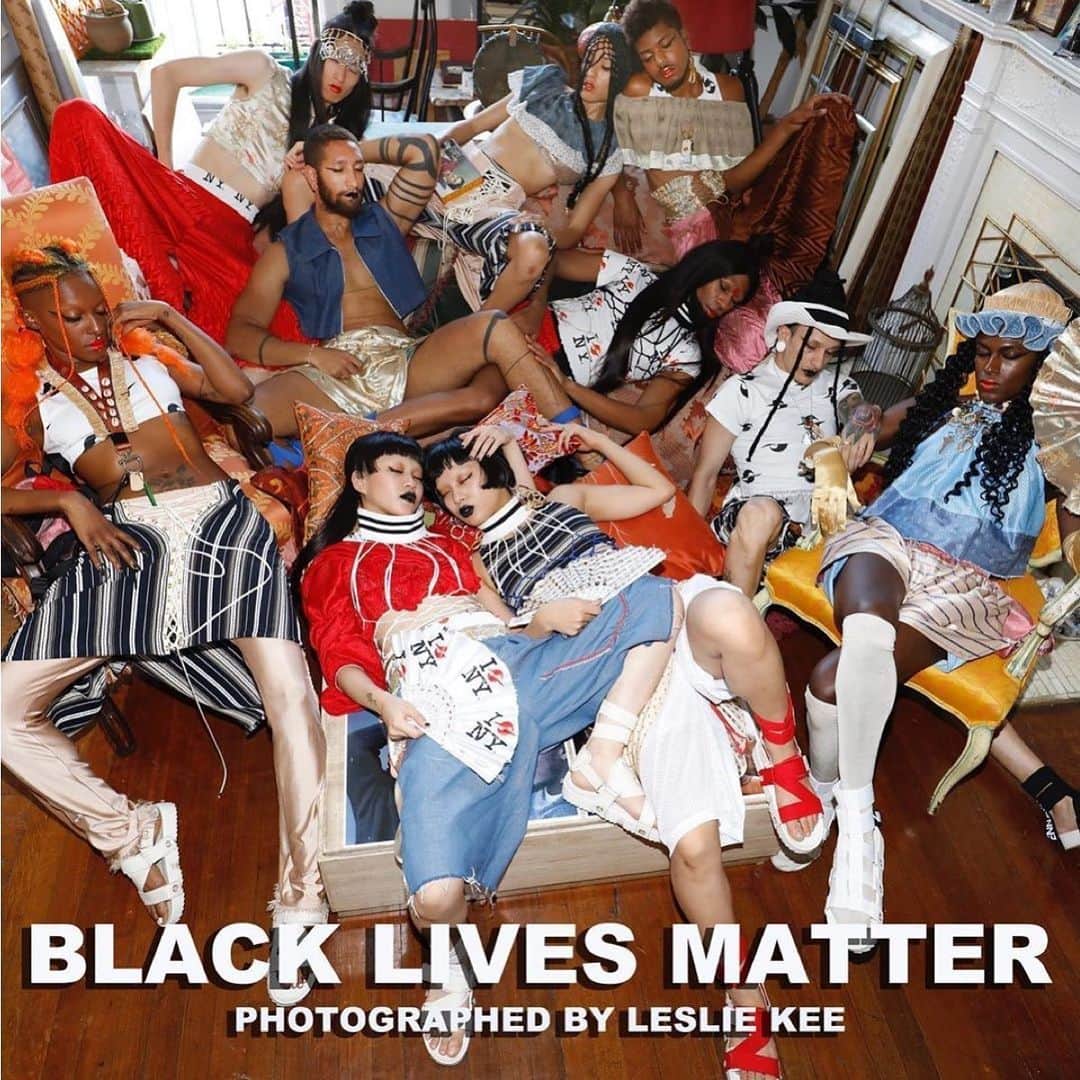 JONTE’のインスタグラム：「Stills w/ all the feels #BLM #queerblacklivesmatter 📸 @lesliekeesuper • Black Lives Matter is an international human rights movement, originating from within the African American community, which campaigns against violence and systemic racism towards black people. Founded by Alicia Garza, Patrisse Cullors and Opal Tometi in the United States on 13 July 2013.  Time for us to seriously fight for the equality, and bring more love, hope and justice for our humanity.  Photographed in New York City ! Styling by @whenin.rome  Casting by @hellojonte  Wardrobe by @gypsysport  #BlackLivesMatter」