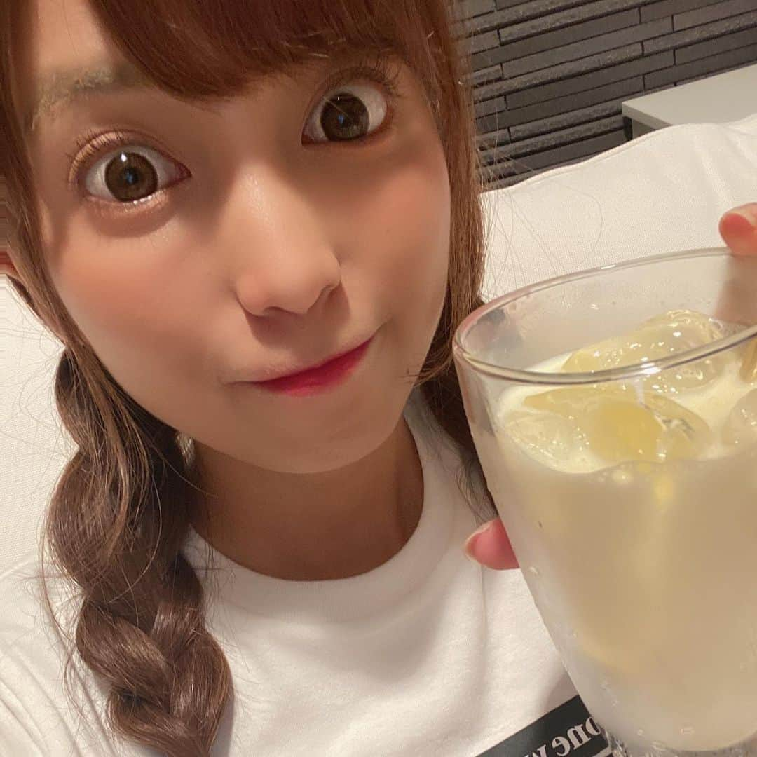 ゆんさんのインスタグラム写真 - (ゆんInstagram)「えええええーーーー！！！！！！！！ 宮下さんが教えてくれた カルピスマンゴー牛乳割り8:2🥭🥛💭 おいしすぎてみんなもぜひ飲んでほしい  これが→こうなって→こうなる(なう)」6月27日 1時16分 - yuntaaam_s2