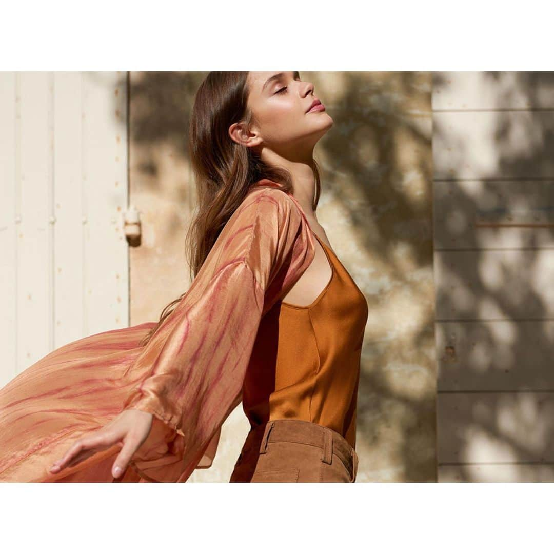 メドモアゼルさんのインスタグラム写真 - (メドモアゼルInstagram)「🌬Try and find some air 🌬 ✨Our Spring-Summer 2020 collection is out in stores and online at mesdemoisellesparis.com ✨  #SS20 #newcollection #newcampagne #summervibes #clothing #summervibes #lovinglife #mesdemoisellesparis」6月27日 1時17分 - mesdemoisellesparis