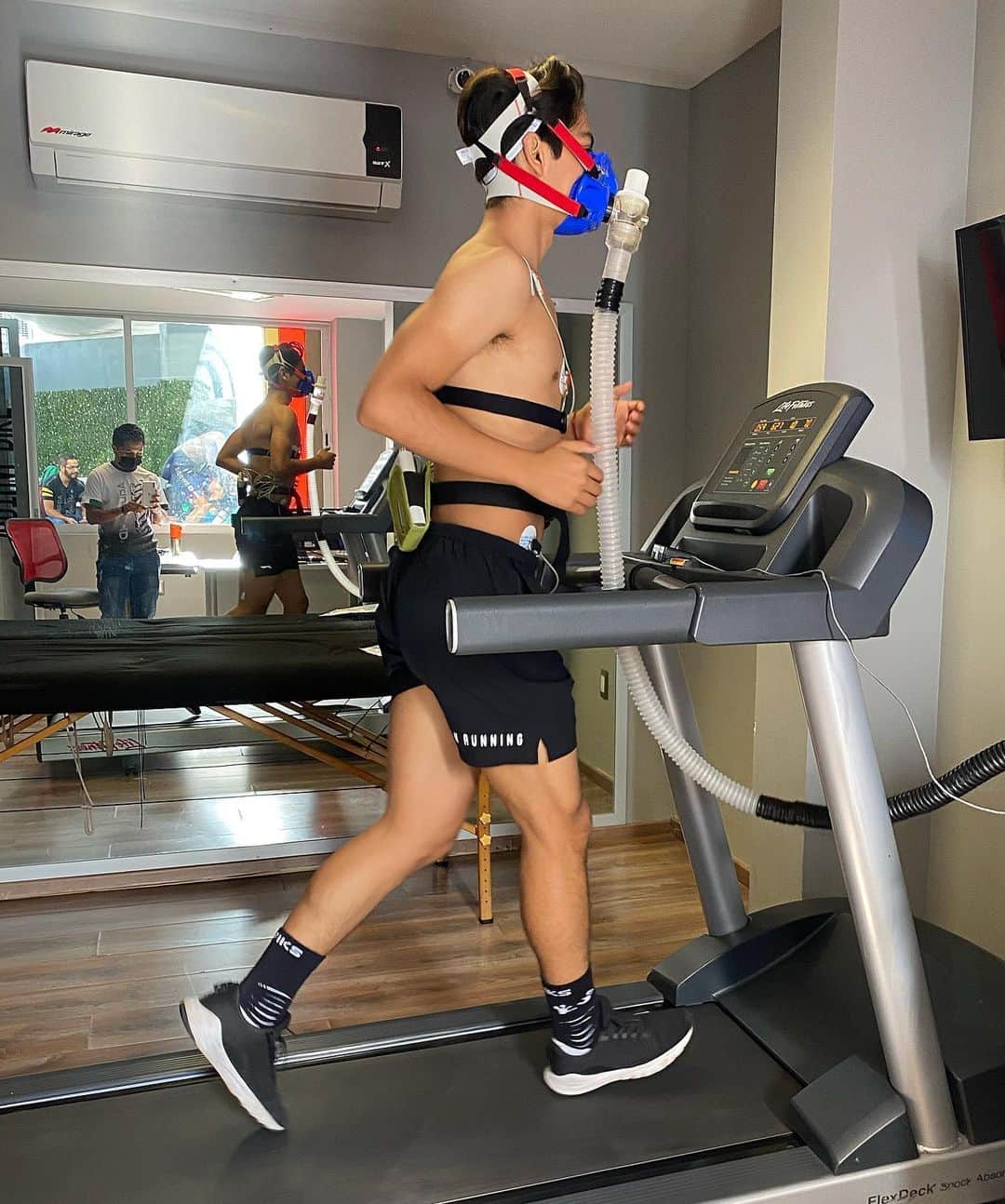Donovan Carrillo Suazoのインスタグラム：「Hoy toco prueba de esfuerzo en @aquilesmd es muy importante evaluar el estado físico actual para planificar el entrenamiento. #aquilesmd #aquilesmdproteam」