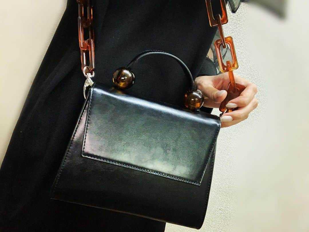 桑名利瑠のインスタグラム：「. . . NEW👜 これからの相棒です🦋 #evris で買ったよーー٩(๑❛ᴗ❛๑)۶ . . . #fashion #evris #followｍe #followforfollowback #l4l #ファッション #outfit #outfitoftheday #makeup #make #today #instafashion #instagood #instalike #photooftheday #photo #code #happy #new #selfie #selca #zara #love #girl #도쿄 #패션 #모델 #아이돌」