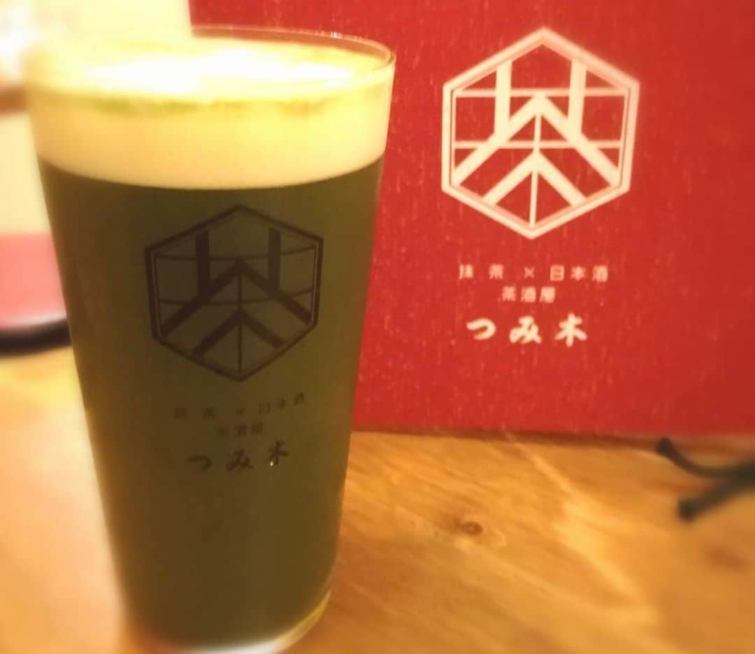 poroco（ポロコ）さんのインスタグラム写真 - (poroco（ポロコ）Instagram)「【6/25ニューオープン】  人気店「Nendo」の2号店として「抹茶×日本酒 茶酒屋　つみ木」 が6/25にグランドオープン。 和傘が特徴的な和テイストの店内では、 抹茶ビールやお茶と日本酒を混ぜた茶酒などのオリジナルドリンクや、 おでんや茶葉を使用したつまみを取り揃え。 テラス席もあるので、夏の外飲みにもオススメです。  抹茶×日本酒 茶酒屋　つみ木 札幌市中央区南4条西6丁目　晴ればれビル1F 16:00～翌3:00 011-205-4002  #つみ木 #茶酒屋 #すすきの #札幌グルメ #新店 #抹茶 #抹茶ビール #カップ酒 #おでん #ザンギ #グルメ好きと繋がりたい #札幌居酒屋 #poroco」6月26日 16時57分 - poroco_magazine