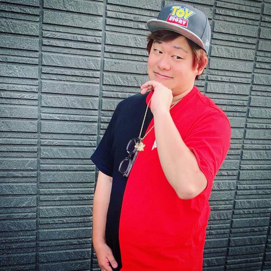 のインスタグラム：「【#プチインスタバトル】  テーマ:猛者の夏服（笑）  企画も始まったし ガンガンインスタ上げてくか〜🎉 #supreme #toystory  #givenchy  #airjordan1  #red」