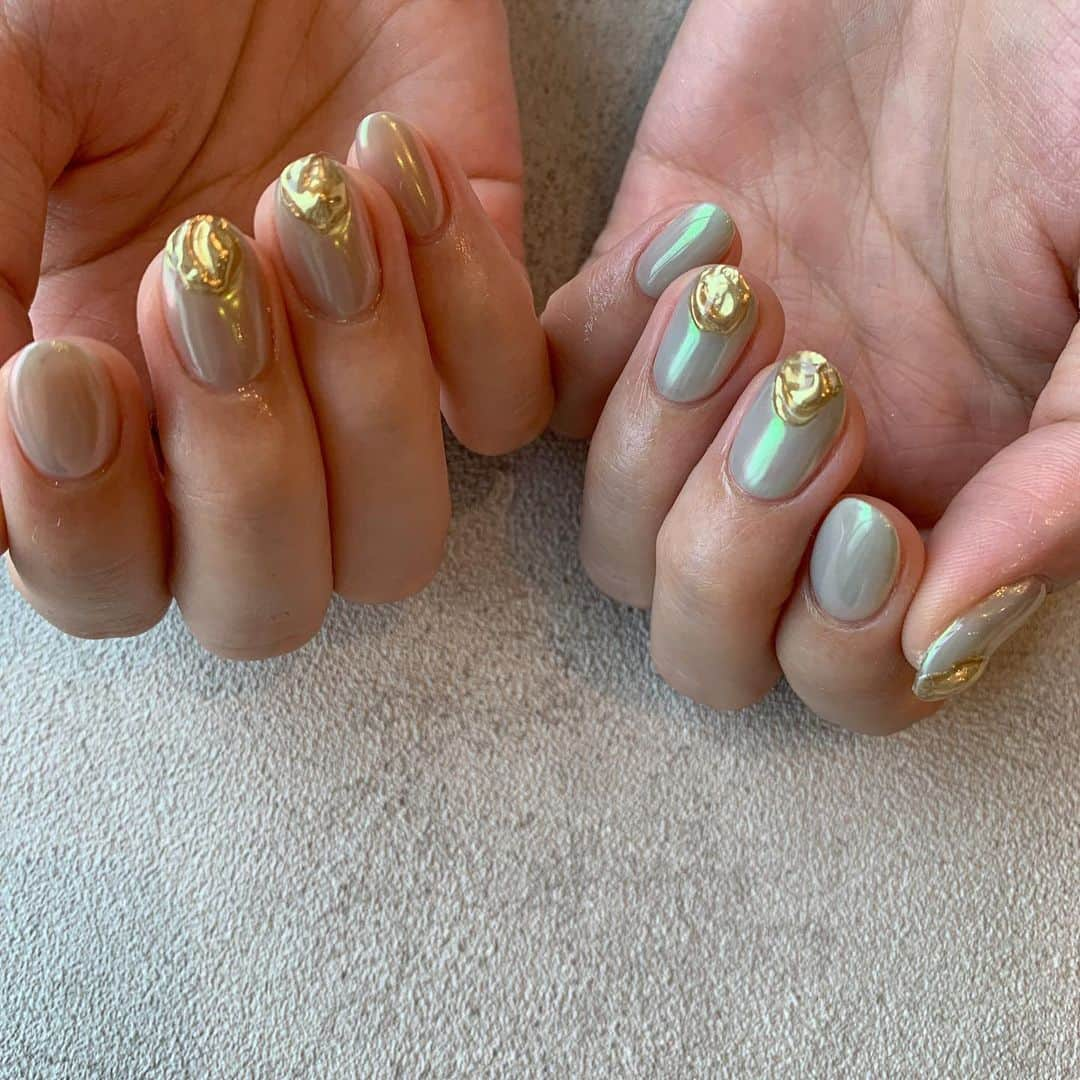 sapporo nail 【 Aster 】さんのインスタグラム写真 - (sapporo nail 【 Aster 】Instagram)「【 seina kato 】﻿ ﻿ 最近人気の 𓂃 𓈒✍︎﻿ ﻿ ﻿ ﻿ ﻿ ＿＿＿＿＿＿＿＿＿＿＿＿＿＿＿＿＿＿＿＿﻿ ﻿ atelier Libertéは スタッフ全員が﻿ サロンの1席を借りてそれぞれが﻿ オーナーとして営業している﻿ 新しいstyleのネイルサロンです。﻿ ﻿ そのため使用素材や得意とするアートのタッチは﻿ スタッフにより異なります𓂃 𓈒✍︎﻿ ご予約の際は各スタッフのアカウントを﻿ CHECKして気に入ったデザインがあれば﻿ ご指名でのご予約をおススメ致します𓍯﻿ ﻿ ﻿ ﻿ seina→@atelier_liberte_nail (指名料¥500)﻿ yukari→@atelier_liberte_yukari (指名料¥0)﻿ yukina→@atelier_liberte_yukina (指名料¥0)﻿ ﻿ ﻿ ﻿ 各スタッフアカウントもご覧ください𓂃 𓈒✍︎﻿ やりたいアートやつけたいパーツがある場合は﻿ ご指名でのご予約がオススメです𓂅﻿ ﻿ ﻿ ﻿ ﻿ ﻿ ﻿ 𓂃𓂃𓂃𓂃𓂃𓂃𓂃𓂃𓂃𓂃𓂃𓂃𓂃𓂃𓂃𓂃𓂃𓂃𓂃﻿ ﻿ ⚠️ ご予約のお時間には必ず到着しておりますよう、よろしくお願い致します。遅れてしまいますとその後のご予約状況によっては施術をお断りさせて頂く場合もございますので、遅れそうな場合は必ずお電話にてお問い合わせください。080-4500-8832﻿ ﻿ ⚠️先日キャンセルはお席代として1500円/当日キャンセルはお席代として2,000円、次回ご来店時にご請求させていただきますので予めご了承くださいませ。﻿ ﻿ 𓂃𓂃𓂃𓂃𓂃𓂃𓂃𓂃𓂃𓂃𓂃𓂃𓂃𓂃𓂃𓂃𓂃𓂃𓂃﻿ ﻿ 当店ではジェルネイルをする過程で、﻿ 一番自爪に負担をかける【アセトンでの除去】を﻿ フィルイン（ベースの一層残し）で施術しております﻿ 正しいフィルインで健康な自爪へ✴︎﻿ 丁寧な甘皮ケアとフォルム形成でお爪を綺麗に魅せます✔︎﻿ ﻿ ﻿ ﻿ . ＿＿＿＿＿＿＿＿＿＿＿＿＿＿＿＿﻿ ﻿ ﻿ ﻿ 《𝐚𝐭𝐞𝐥𝐢𝐞𝐫 𝐋𝐢𝐛𝐞𝐫𝐭𝐞店舗情報》﻿ ﻿ place: 札幌市中央区南1条西8丁目9  BB1・8ビル5階﻿ ﻿ TEL :  080-4500-8832﻿ ﻿ open 10:00 close 22:00﻿ ﻿ ﻿ ﻿ 《ご予約方法》﻿ ﻿ ✺ご予約専用LINE➠@zzr4693w﻿ お名前フルネーム(カタカナ)﻿ お電話番号﻿ ご希望のお日にち(第3希望まで)﻿ ご希望コース オフの有無﻿ ﻿ 上記を記載の上ご連絡下さい✍︎。﻿ ﻿ ﻿ ✺当日のご予約・お問い合わせ➠﻿ お電話にてお問い合わせ下さい⚠︎﻿ ☎︎080-4500-8832﻿ ﻿ ﻿ ＿＿＿＿＿＿＿＿＿＿＿＿＿＿＿＿＿＿﻿ ﻿ #札幌ネイルサロン#ネイルデザイン #札幌ネイリスト #札幌 #札幌ネイル #フィルイン #nail #シンプルネイル #クリアネイル #札幌フィルイン#淡色女子#ドライフラワーのある暮らし #水彩ネイル#札幌ニュアンスネイル #カメラ女子#ネイル#春コーデ #春ネイル #札幌フィルインサロン #スプリングネイル #ミントグリーン #ミントグリーンネイル #天然石ネイル #オーロラネイル #クリアネイル #ショートネイル #天然石ネイル #ミラーネイル ﻿ ﻿」6月26日 17時20分 - seina.kato___