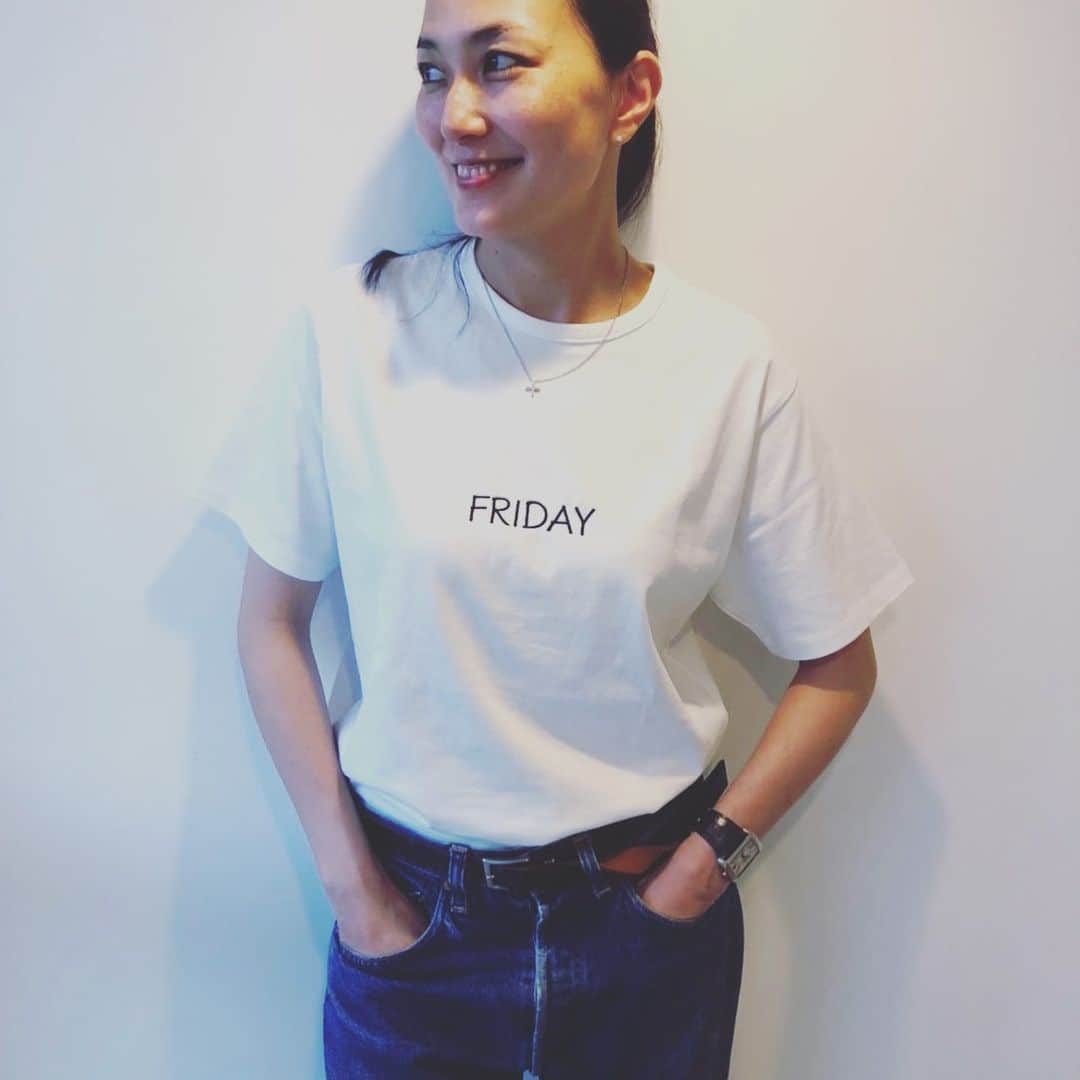 板谷由夏 さんのインスタグラム写真 - (板谷由夏 Instagram)「お世話になっている集英社さんとのコラボTシャツ！ お題は、HAPPY  とのことで そりゃ、金曜日でしょ。 で、FRIDAY Tシャツ 作りました！ みなさん、楽しいFRIDAY を！！」6月26日 17時23分 - yukaitaya