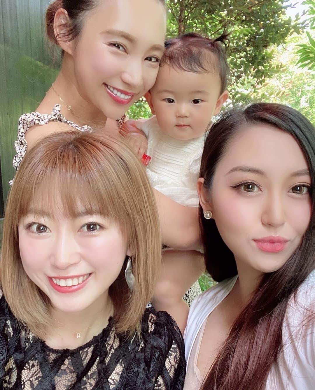 のインスタグラム：「あきなさん、 お誕生日&婚約おめでとうございます🥰🍾✨ #sweetsareforever #bff #bestfriends #birthday #engagement #soexcited😍」