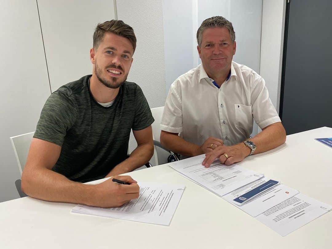 のインスタグラム：「Delighted to sign another year for this great club! 🙏🔵 - Despite I have been off for a long time due to my injury, I always felt the support from the club and all people involved. Can’t wait to start again in July! #chelsea #dedication #hardworkpaysoff」
