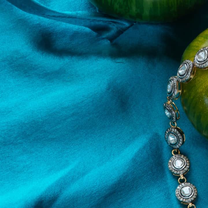 のインスタグラム：「3 of 6 | New polki diamond pieces just arrived to us form our artisan makers in Jaipur India.⠀⠀⠀⠀⠀⠀⠀⠀⠀ For enquires please e-mail the team at sales@jadejagger.com #tomatosalad #diamonds #jadejaggerjewellery」