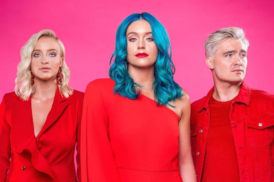 シェパードのインスタグラム：「We all got the red memo.」