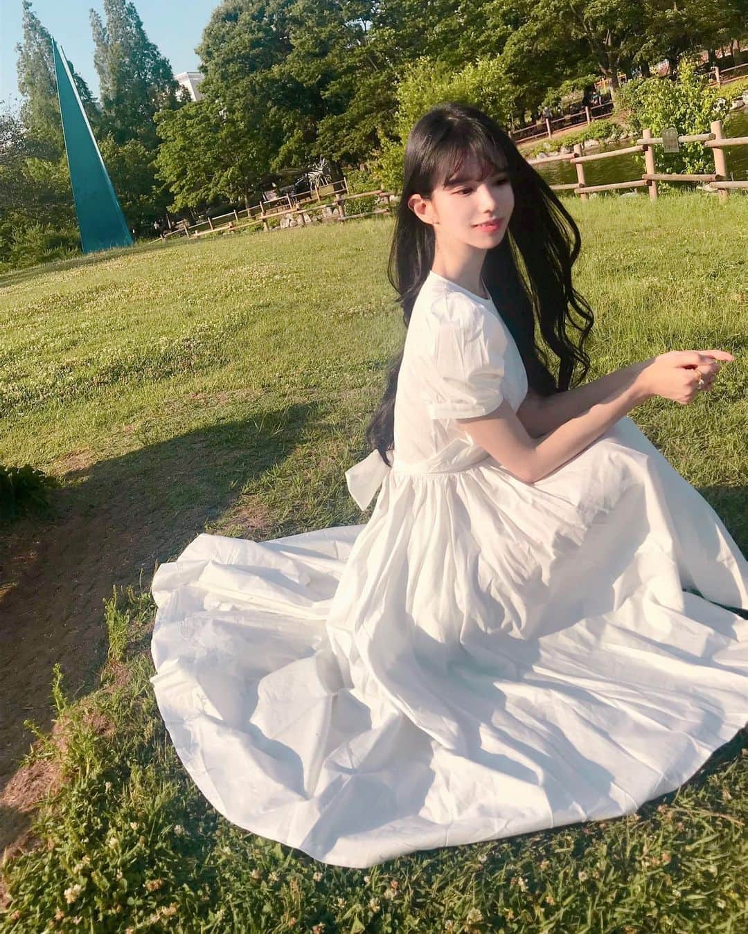 ナ・ヒョンソンさんのインスタグラム写真 - (ナ・ヒョンソンInstagram)「오랜만에 마켓 촬영 🌈💓🍀」6月26日 17時53分 - hyun_sssun