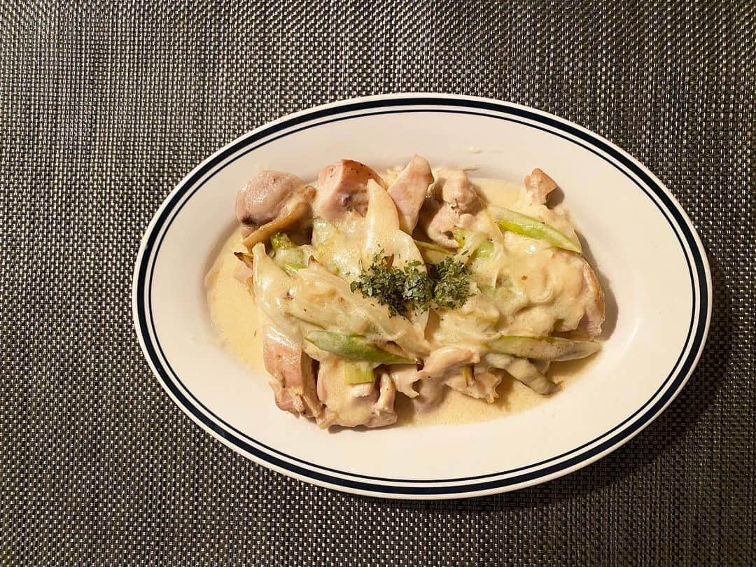 日野達也さんのインスタグラム写真 - (日野達也Instagram)「#チキンのクリーム煮 体に優しいほっこりするチキン料理😌 . 近々youtubeに作り方アップします‼️ . #youtube」6月26日 17時56分 - sins_tatsuyahino