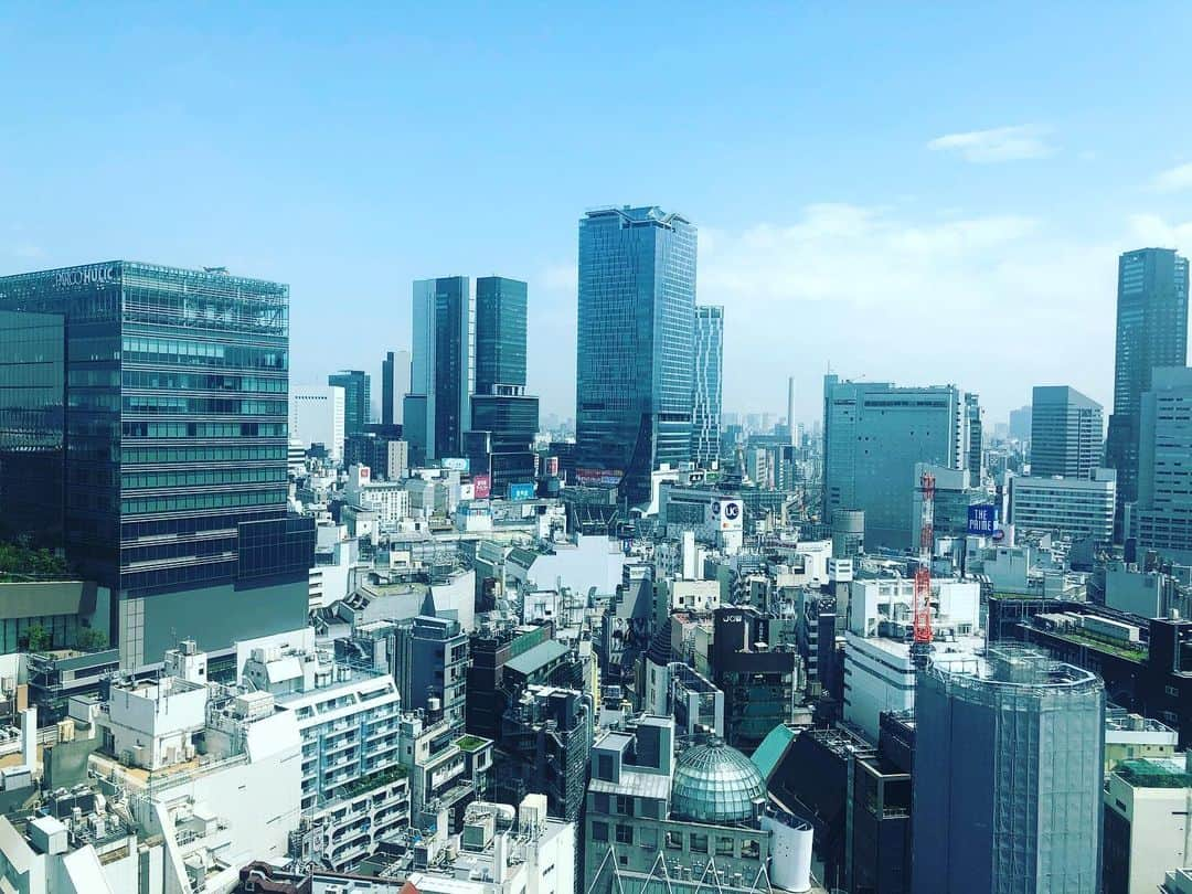 市川海老蔵 （11代目）さんのインスタグラム写真 - (市川海老蔵 （11代目）Instagram)「The city of Shibuya that I used to gaze at, and the present Shibuya  Felt so much about how it has changed a lot - . * 私が眺めていた渋谷と 今の渋谷 こんなにも 変わったんだなーと つくづく感じました。  #市川海老蔵 #海老蔵 #成田屋 #歌舞伎 #ABKAI #ABMORI #ebizoichikawa #ebizo #kabuki #thunderparty #ebizotv #theater #theaterarts #actor #japan #classic」6月26日 17時57分 - ebizoichikawa.ebizoichikawa