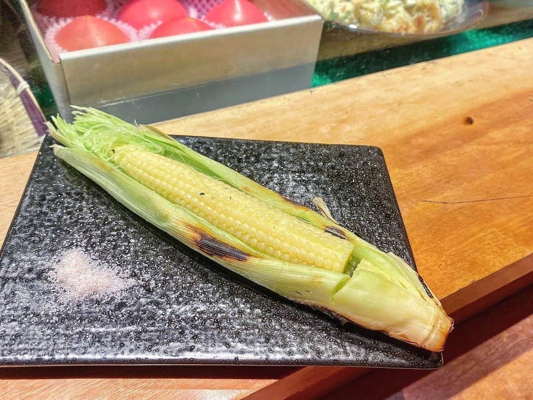 布川桃花さんのインスタグラム写真 - (布川桃花Instagram)「久々に食べれた焼き鳥！﻿ 四ツ谷にある #やきとり宮川 さんでご飯。﻿ お店の雰囲気がとっても素敵💫﻿ ﻿ 串はもちろん、前菜から〆まで一品ずつ丁寧。﻿ 箸休めの自家製ガリと鬼おろしが﻿ さっぱりしていてお代わり自由なのも嬉しい❤︎﻿ ﻿ オリジナル調味料の黒八味や赤山椒もあり﻿ おすすめしてもらった串につけて食べると﻿ より一層美味しく楽しめたよ👏🏻﻿ ﻿ 白だしと卵白をメレンゲにした〆の卵かけご飯は﻿ 見た目も食感も味も楽しめるのでぜひ食べて欲しい！﻿ ﻿ 🗣やきとり宮川﻿ 東京都千代田区六番町15-2 四ツ谷鳳翔ビル1F﻿ ﻿ #momoka_gourmet  #高級焼き鳥 #四ツ谷グルメ﻿ #四ツ谷居酒屋 #コラボベース﻿ #日本酒女子 #焼き鳥女子 #pr」6月26日 18時08分 - momoka_fukawa