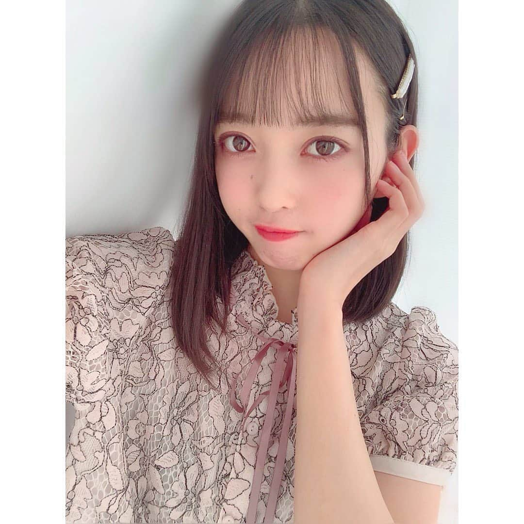 石田みなみさんのインスタグラム写真 - (石田みなみInstagram)「りぼん結び下手すぎる🥺💭﻿ ﻿ ﻿ #STU48 #charmingtrip #idol #アイドル﻿ #Stucharmingtrip #石田みなみ　﻿ #レース #ブラウス #レースブラウス #ピンクベージュ #りぼん #リボン #🎀 #niceclaup #ナイスクラップ」6月26日 18時17分 - ishida.minami_373