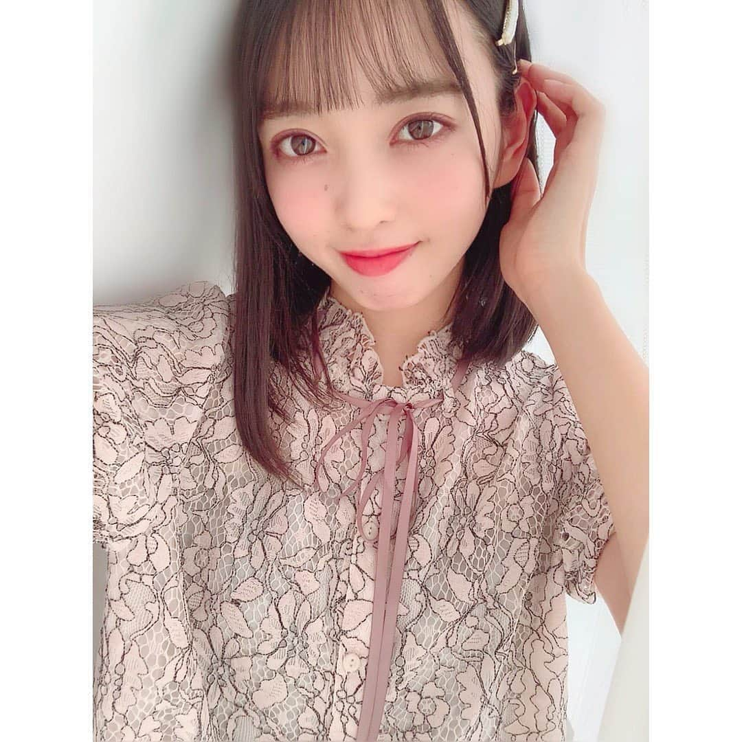 石田みなみさんのインスタグラム写真 - (石田みなみInstagram)「りぼん結び下手すぎる🥺💭﻿ ﻿ ﻿ #STU48 #charmingtrip #idol #アイドル﻿ #Stucharmingtrip #石田みなみ　﻿ #レース #ブラウス #レースブラウス #ピンクベージュ #りぼん #リボン #🎀 #niceclaup #ナイスクラップ」6月26日 18時17分 - ishida.minami_373