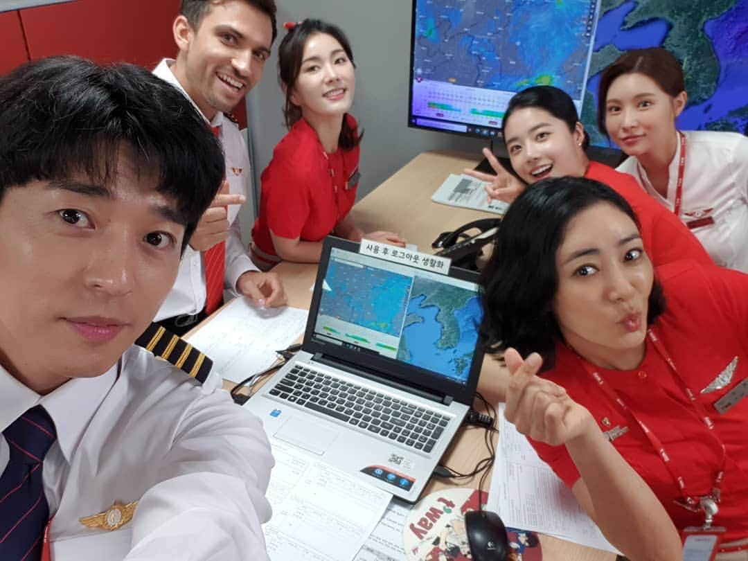 ソ・ジソクのインスタグラム：「다시 화이팅~ #어쩌다가족 본격적으로 다시 달려봅시다~」