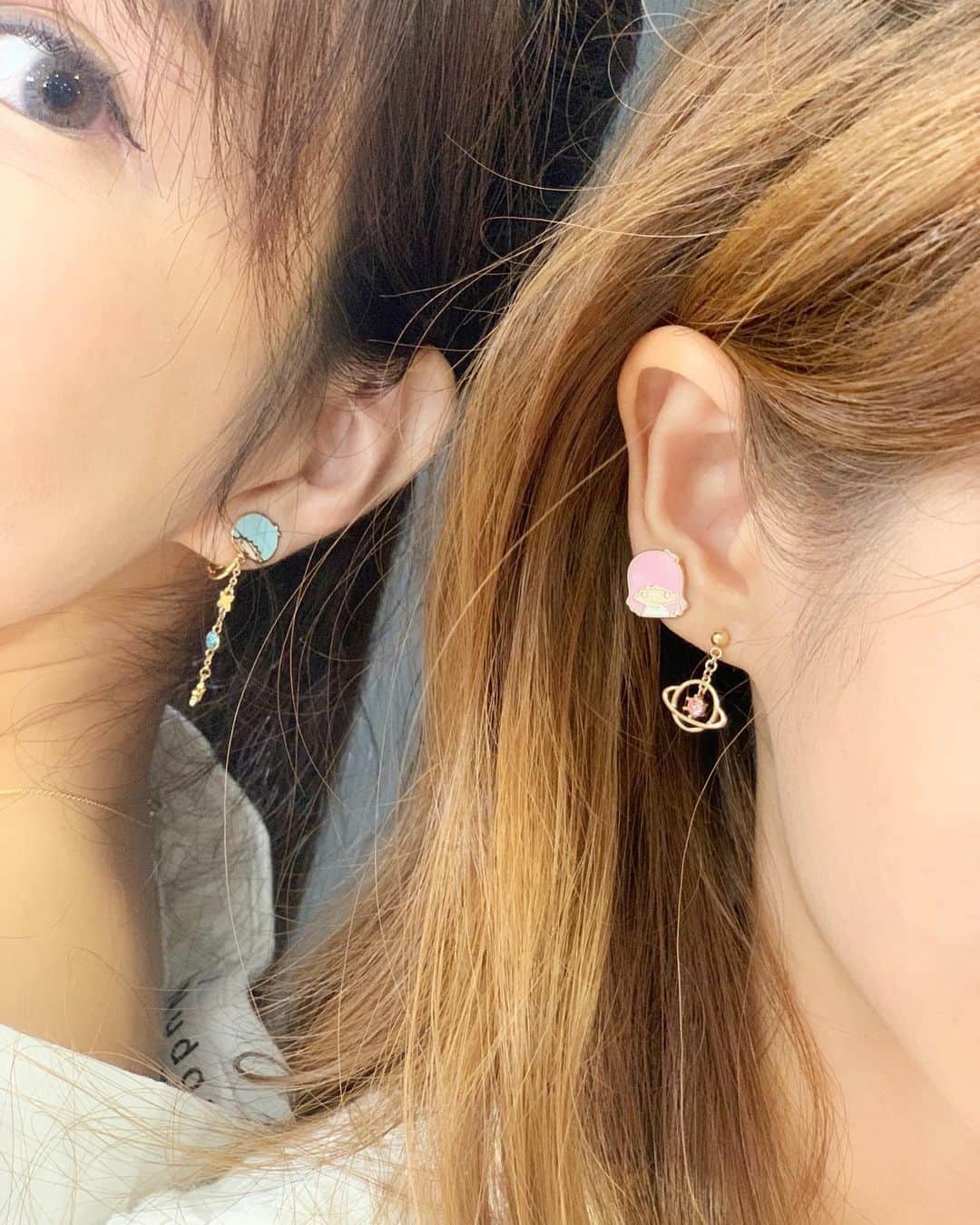蘇心甯さんのインスタグラム写真 - (蘇心甯Instagram)「♥️喜歡香香的 上次在高雄家分享的香氛蠟燭木質暖燈 實在很好用也幫台北家訂一組隨時都能香香的 對於喜歡香氛蠟燭🕯️又不會使用打火機的我 香氛蠟燭木質暖燈真的很棒呀（救星  Cosmic Mansion香氛蠟燭、擴香、空間噴霧 都是 @bonnyread.tw 整套收集🌹收好收滿  還有Kiki&lala雙子星聯名商品好喜歡 喜歡kiki&lala的朋友6/29網站就會開跑嘍 謝謝 @bonnyread.tw 的生日禮物🎁」6月26日 18時26分 - lalababy625