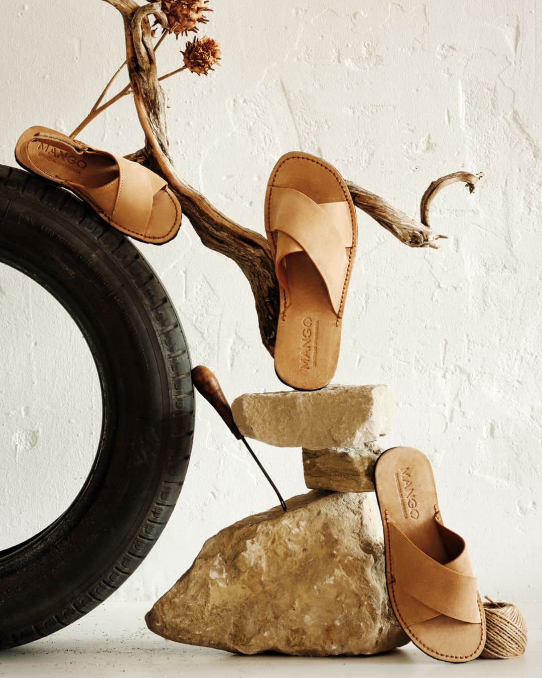 MANGOさんのインスタグラム写真 - (MANGOInstagram)「UPCYCLING SANDALS | These suede sandals are made applying upcycling, a process that allows us to take advantage of manufacturing waste to create new products. The rubber of the sole is made from recycled tyres and each pair has a unique finish due to the artisanal and sustainable nature of the process. They are 100% made in Menorca in collaboration with Castell.⁣ Get yours at mango.com⁣ #MangoCollection」6月26日 18時41分 - mango