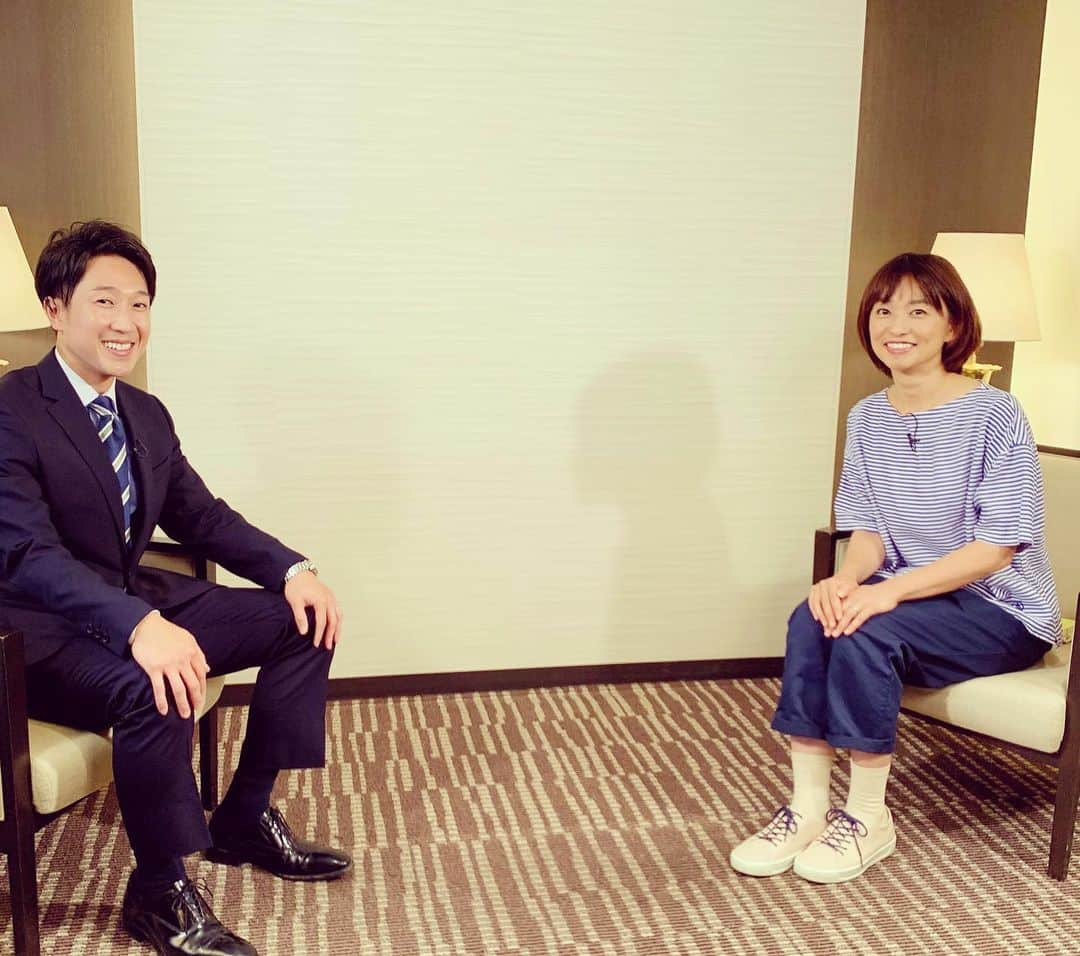 住吉美紀さんのインスタグラム写真 - (住吉美紀Instagram)「NHK総合「週刊まるわかりニュース」班から、新型コロナ罹患の体験やそれによる価値観の変化について、インタビューを受けました。明日土曜朝9時からの番組の中で放送されます。 テレビ自体も、NHKも久しぶりで、後輩にあたる田所さんと話せたのもうれしかった。人とのご縁や繋がりってありがたいなと改めて。 自分のコロナの経験が、どなたかのお役に立つことを祈ります。」6月26日 19時03分 - miki_sumiyoshi