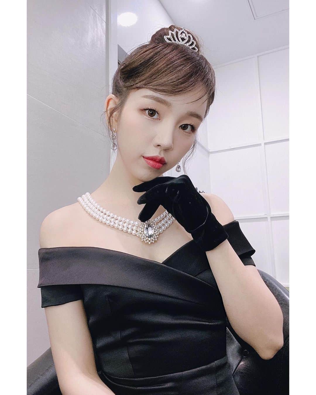 ペク・アヨンのインスタグラム：「오드리 백번🤍」