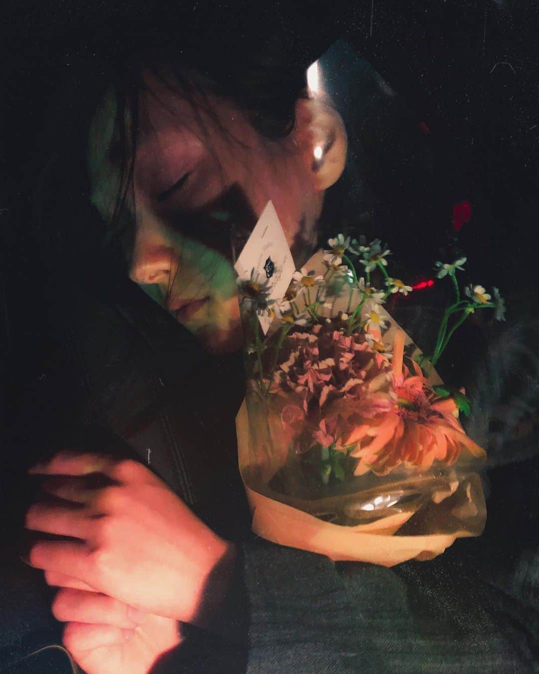 IA（アイエー）さんのインスタグラム写真 - (IA（アイエー）Instagram)「🌼 マーガレットも菊なんですってね。 とある人が言うには私は菊の花に似てるって☁️」6月26日 18時57分 - iaiaiaz5