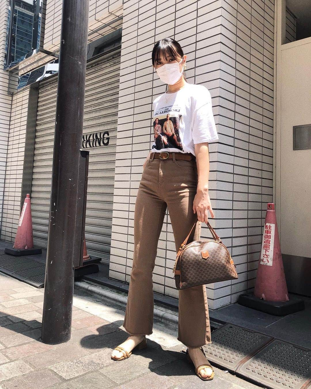 阿部紫夕那さんのインスタグラム写真 - (阿部紫夕那Instagram)「【 #しゅなっぷ 】 . tops _ @zara  pants _ @style_mixer  shoes _ @u_dresser  bag _ @celine  belt _ @bershka . . 夏ですね〜！！ サンダルデビュー👡 . 明日はAbeundmorの撮影です📸 また近々新作が、、👗❤️ お楽しみに〜！！ . あ、それと昨日さっそく 再販のロゴシリーズを購入したよ！ って報告をたくさんいただきました🙇🏻‍♂️ みんな本当にありがとう！！ たくさんの方に手に取っていただけて嬉しいなぁ🥺💜 もっともっとたくさん可愛いもの届けられるように プロデューサー頑張るよ〜🤩🔥💫 . #服 #私服 #ファッション #コーデ #コーディネート #coordinate #fashion #ootd #outfit #code #夏服 #夏コーデ」6月26日 19時07分 - shunatan317