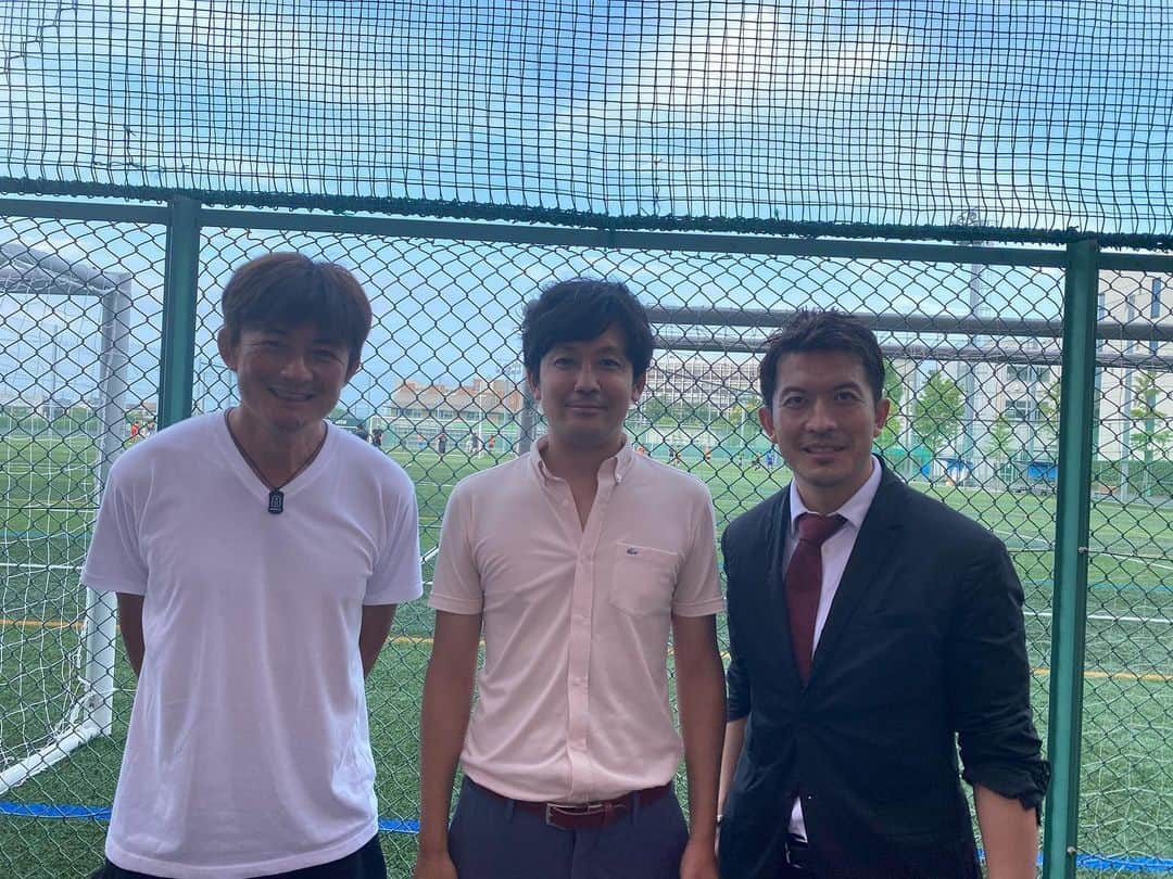 太田吉彰さんのインスタグラム写真 - (太田吉彰Instagram)「関東学院大学さんに。 狩野GM 石村監督　サッカー部のみなさん　そして、なぜかいつも会うテルさん　ありがとうございました。 #関東学院大学 #アスリート支援 #neutralマウスガード #jcapプロジェクト  #岩本輝雄　さん #ベガルタ仙台」6月26日 19時26分 - yoshiakiohta09