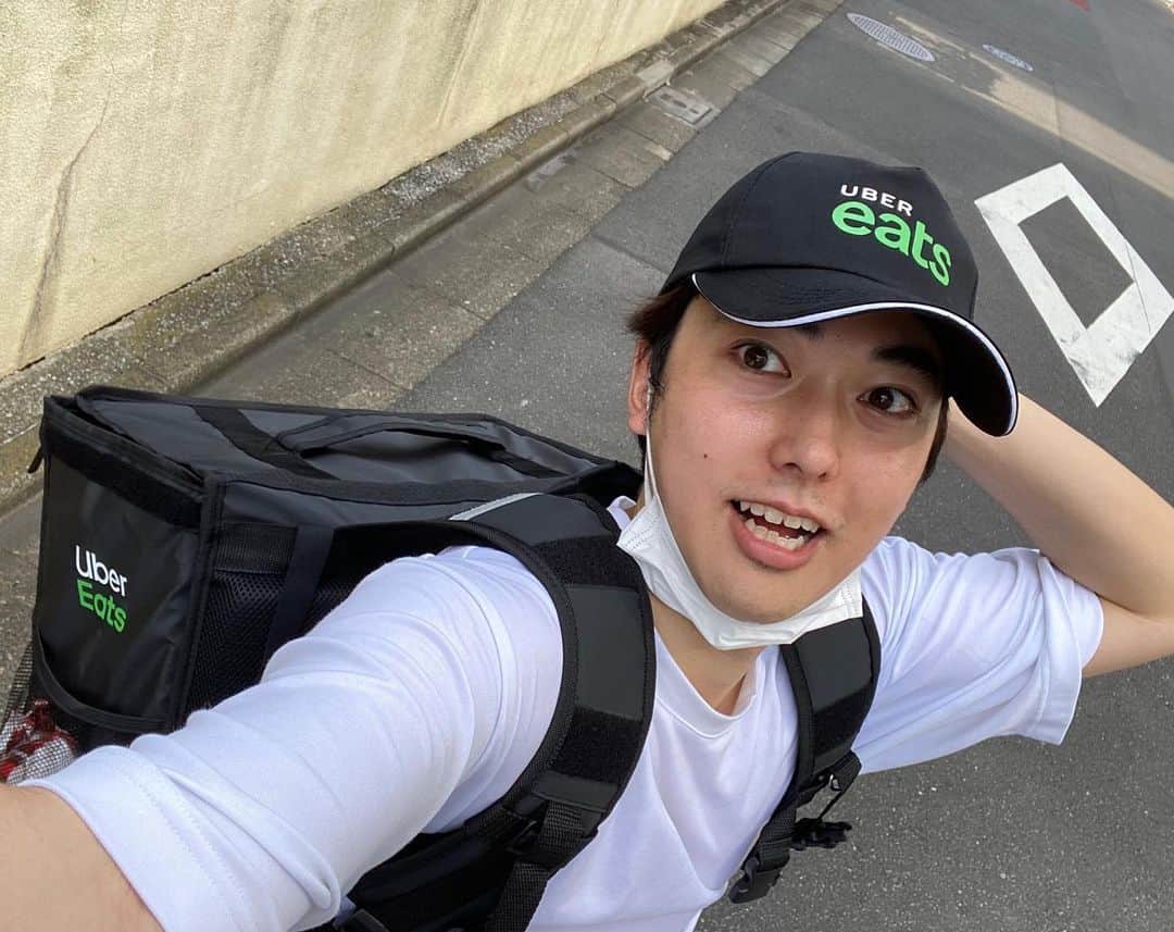 ないとーのインスタグラム：「ウーバー2回目の挑戦しました。3時間働いて900円でした。絶望しました。」