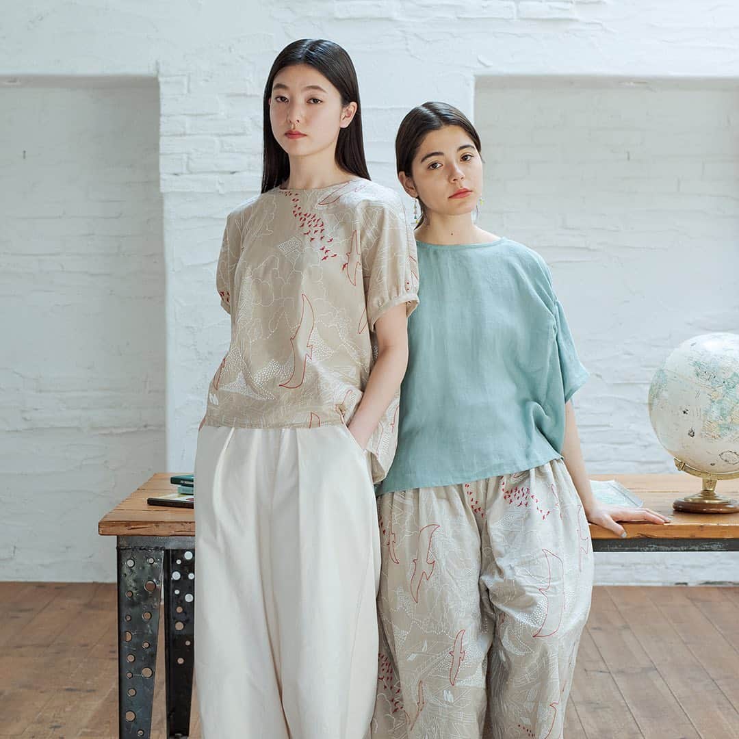 marbleSUD(マーブルシュッド) のインスタグラム：「麻混の生地は、汗をかいてもサラッと爽やかな着心地。お洗濯してもすぐ乾くので、夏にはもってこい。夏は麻！覚えてくださいね。」