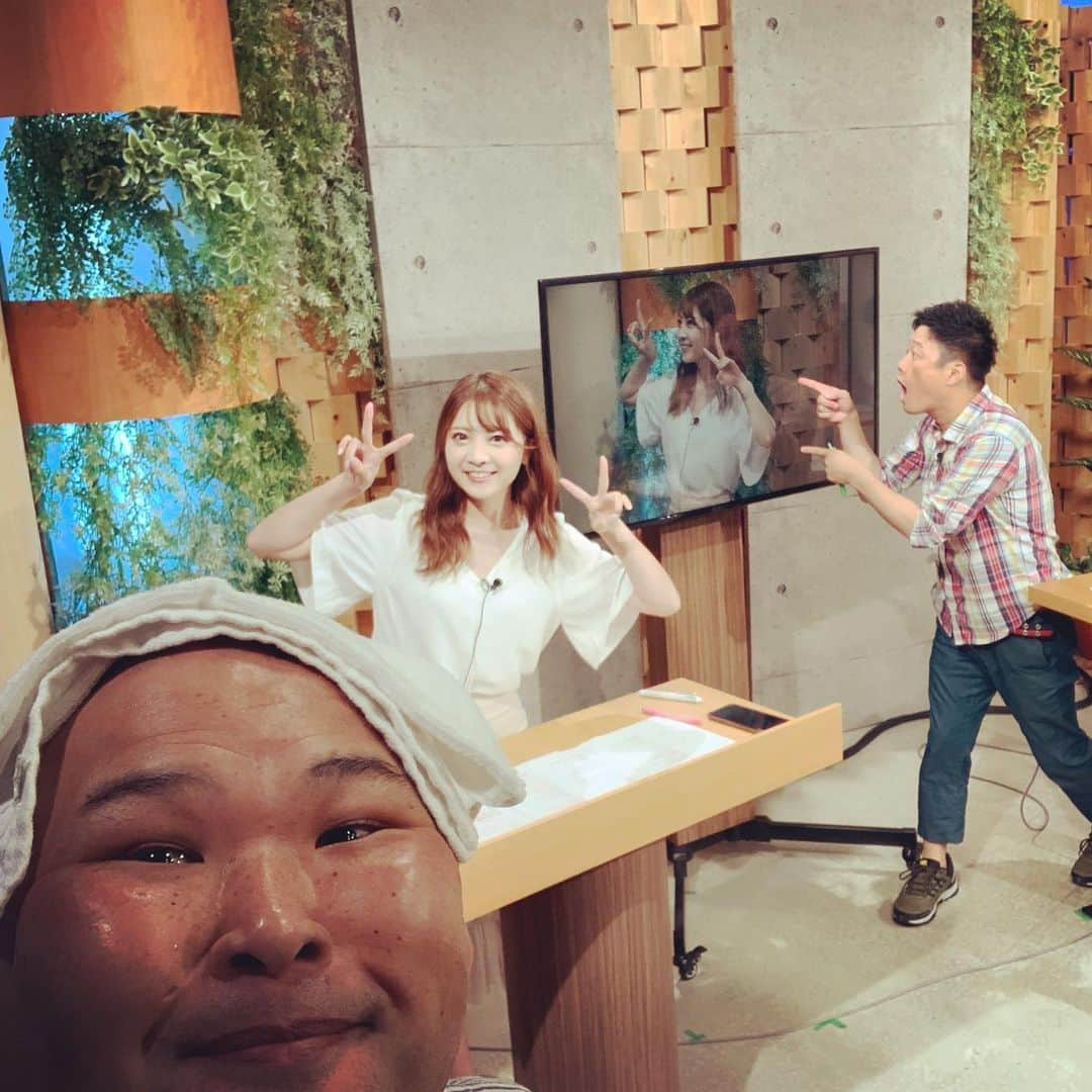 HIROさんのインスタグラム写真 - (HIROInstagram)「生放送終わり😊 #テレビ和歌山  #わくわく編集部  #生放送  #和歌山県 #やのぱん  #さっぴょん #hiro」6月26日 20時04分 - hiro19770420