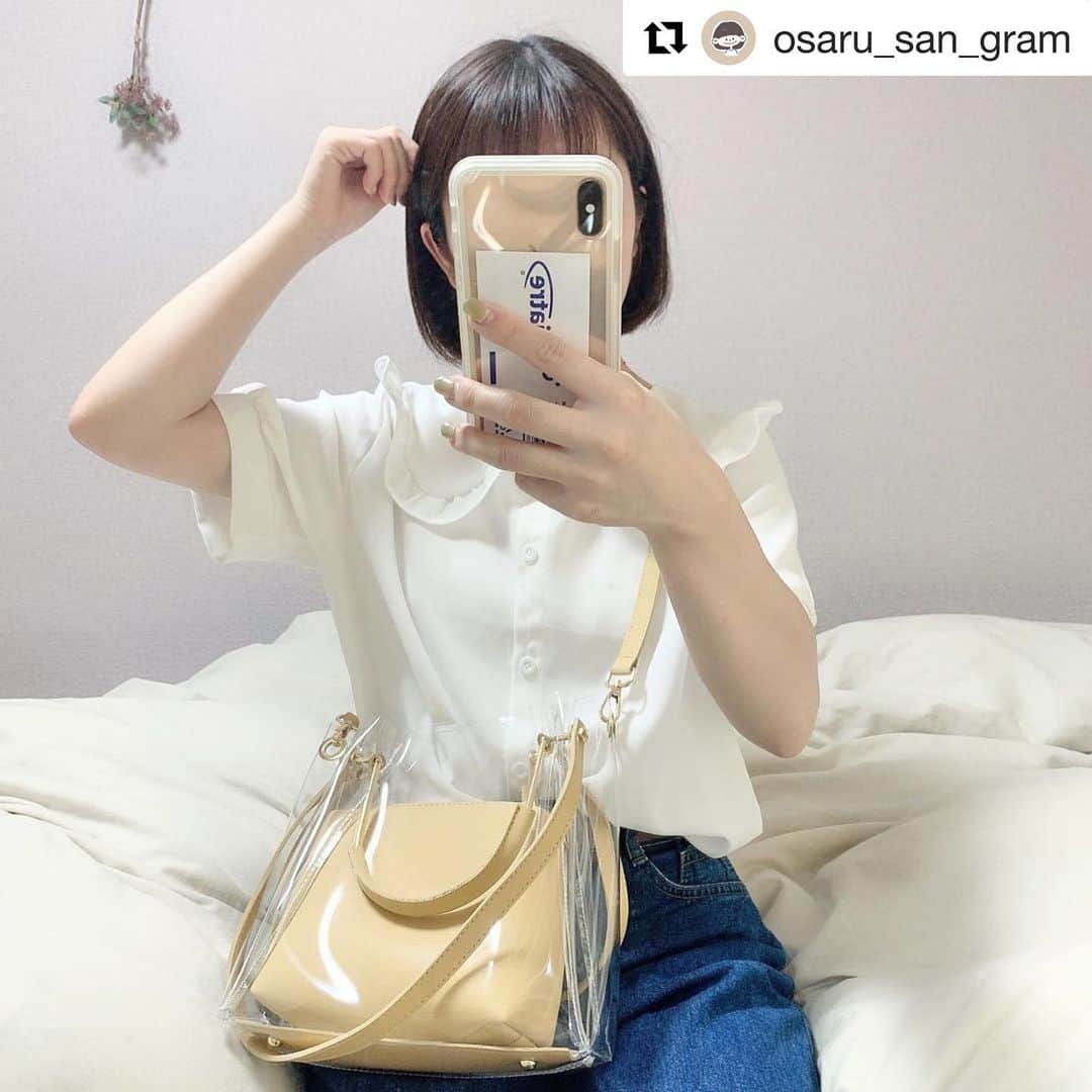 ショップにこにこさんのインスタグラム写真 - (ショップにこにこInstagram)「#Repost @osaru_san_gram with @get_repost ・・・ カジュアルコーデ🐒 ・ tops⇒ @grl_official  pants⇒ @smoon.official  bag⇒ @shopnikoniko ・ 夏らしいクリアバッグ☀︎ ZOZOTOWN店限定で ショルダーバッグがタイムセールやってる見たいです🙆🏻‍♀️ 3299円が2780円に!!! 期間:6/26(金)20：00～6/30(火)11:59 是非チェックしてね👀 ・ ・ ・ #ショップニコニコ #shopnikoniko_zozotown  #grl #グレイル #smoon #smoon_code」6月26日 20時04分 - shopnikoniko