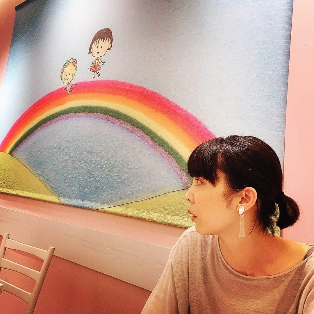 緒月遠麻さんのインスタグラム写真 - (緒月遠麻Instagram)「☺︎ 店員さんに なかなか気付いてもらえないタイプ。笑 色んな手で 『注文お願いします。』アピール中👏🙄 #コジコジ #☕️🧁」6月26日 20時23分 - toma_ozuki