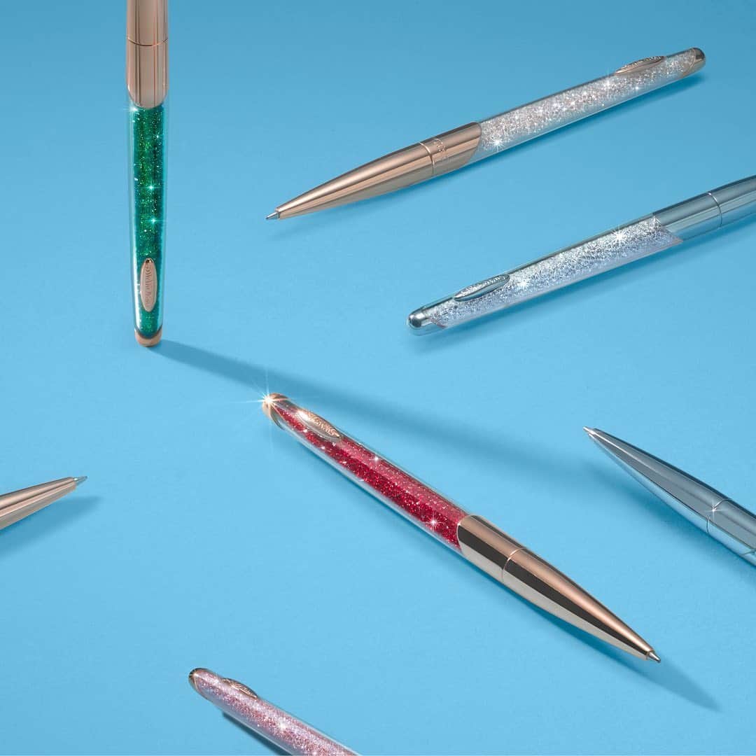 SWAROVSKIさんのインスタグラム写真 - (SWAROVSKIInstagram)「Stand out at the office with the sparkle of our Crystalline Stardust pen. #SparkDelight」6月26日 20時20分 - swarovski