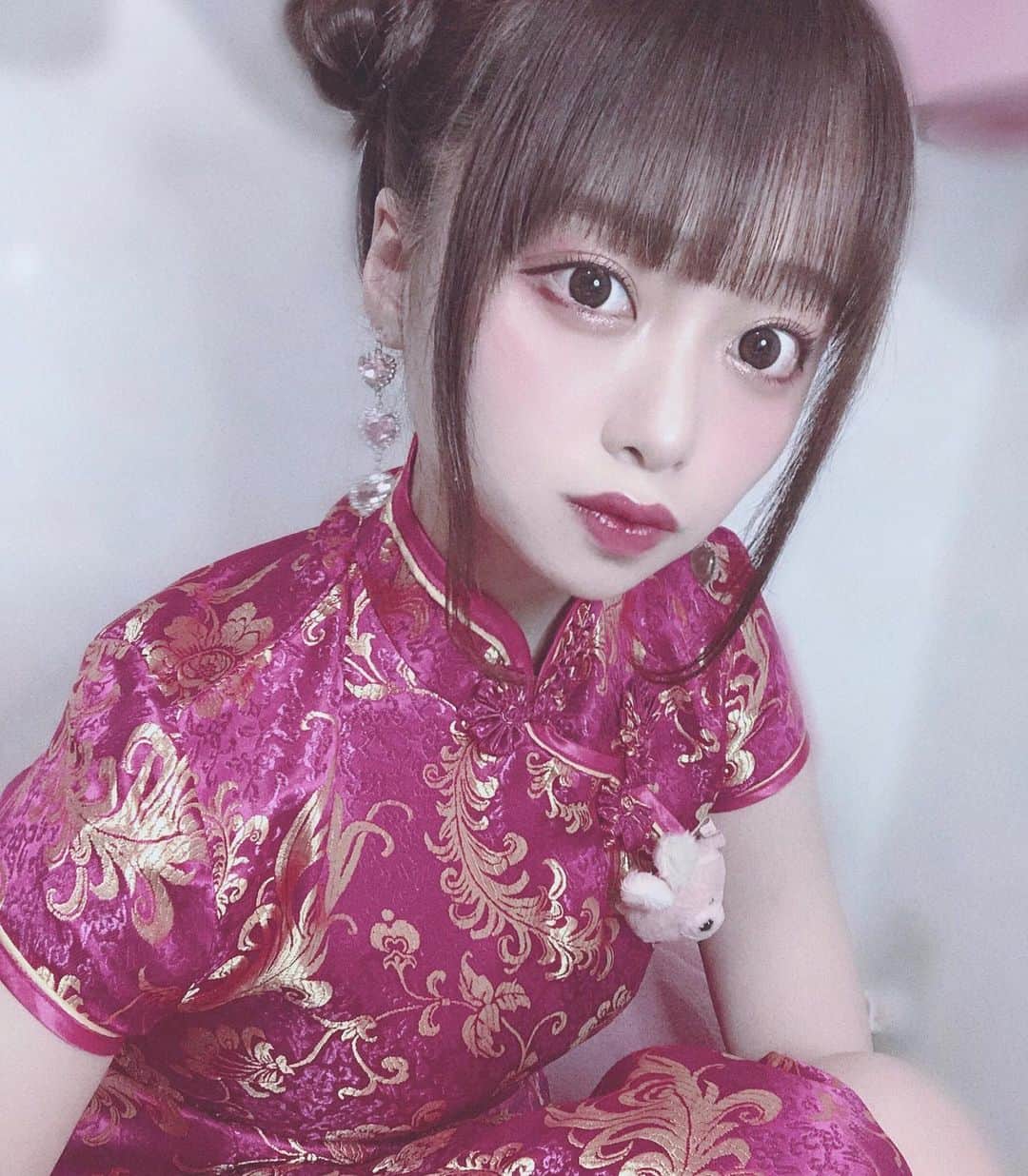 宇咲美まどかのインスタグラム：「二、你好〜🐼💧」