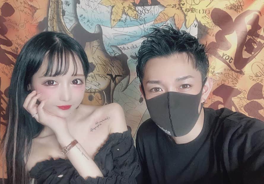 彫師美漸のインスタグラム：「@erena_t_tan 👏 ・ NEWtattoo ・ レタリングタトゥー/天秤/羽 ・ #美漸ガールズタトゥー　#美漸レタリング　#刺青 #彫師 #美漸 #彫師美漸 #海老名 #中目黒 #タトゥー #東京タトゥー #tokyo #tattoo #art #fashion #bizenart #bizen #문신　#Bizentattoo  #tattooer #tattooist #tattooartist #tattooart #tattooshop #japanesetattoo」
