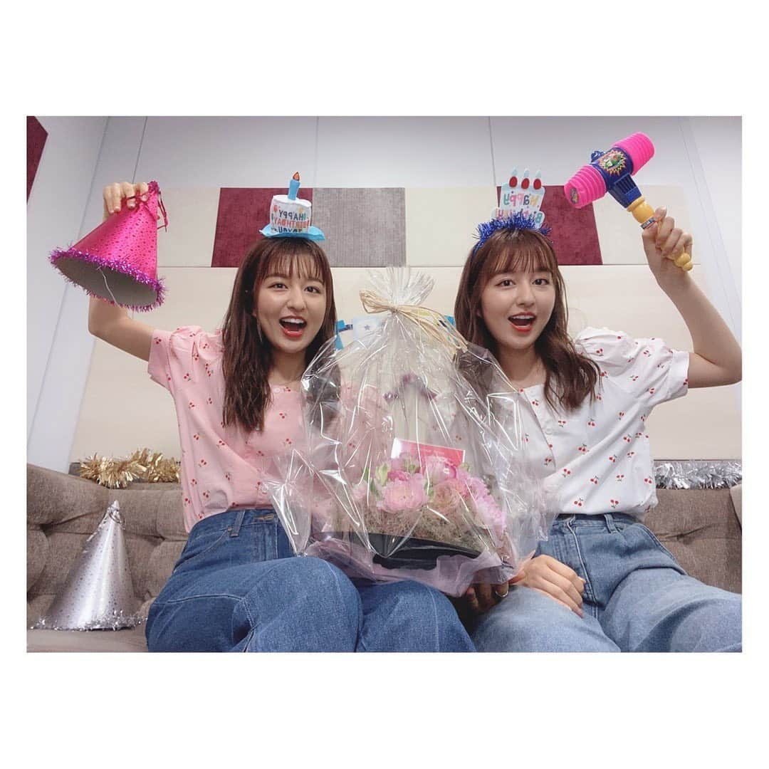 りかりこさんのインスタグラム写真 - (りかりこInstagram)「. 初のリモートイベント 🍒ちょっと遅れたりかりこ誕生日会🍒無事に終了しました！ みんなにバースデーソング 歌っていただいたりゲームしたり とっても楽しかったです♡ そしてなんと！ 毎月リモートイベントをする事が 決定しました‼️ うれしいーーー！！！ また詳細はお知らせします⭐️ 今日はよく眠れそうです〜 #りかりこ #双子 #twins #fashion #イベント」6月26日 20時38分 - rikariko_official