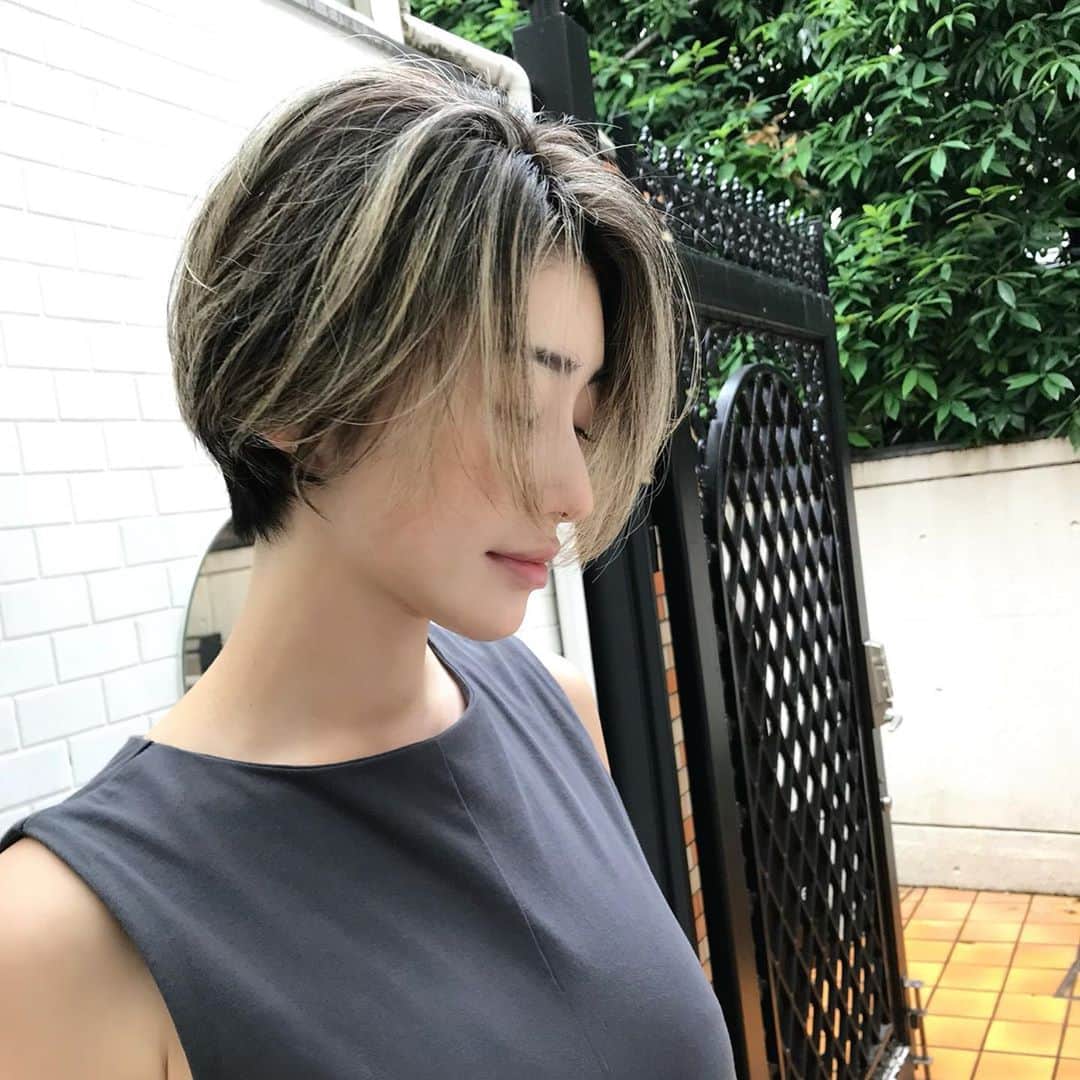 &mのインスタグラム：「ちょっとだけと思ったけど けっこう切ってたみたい🥳🤙」