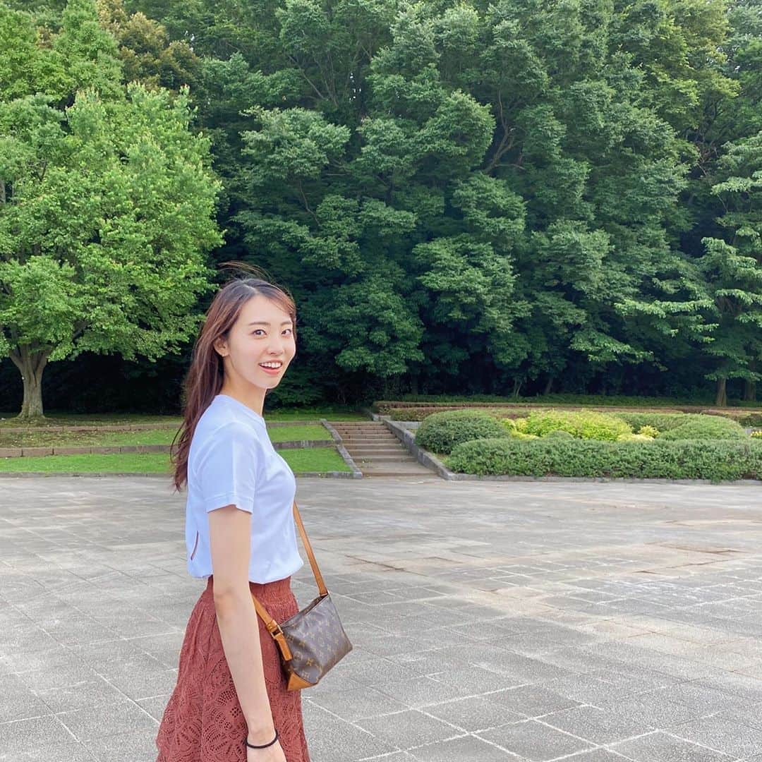 中田陽菜子のインスタグラム：「🌬 tops @uniqlo  skirt @hm  こちら白Tを愛する夏になりそうであります #私服 #中田私服 #ootd」