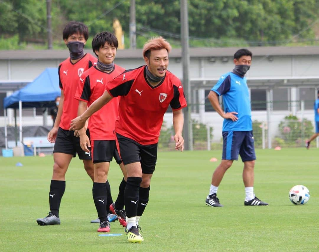 京都サンガF.C.さんのインスタグラム写真 - (京都サンガF.C.Instagram)「. 2020.06.26 . #今日のサンガタウン📸  ステキな表情をお届けします！ .  #魅せようKYOTOの一体感 #sanga #京都サンガ #闘紫 #TEAM京都」6月26日 20時44分 - kyotosanga_official