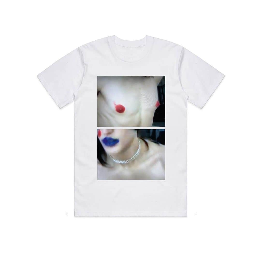 i-Dさんのインスタグラム写真 - (i-DInstagram)「Presenting the i-D x Arca x Juergen Teller T-Shirt⁣!⁣ ⁣⁣ To celebrate The Faith In Chaos Issue of i-D, we've released this short sleeve cotton t-shirt, featuring portraits of @arca1000000 shot remotely via FaceTime by the iconic @juergentellerstudio for the magazine.⁣⁣ ⁣⁣ On sale now via link in bio or visit https://i-dstore.co/」6月26日 20時56分 - i_d