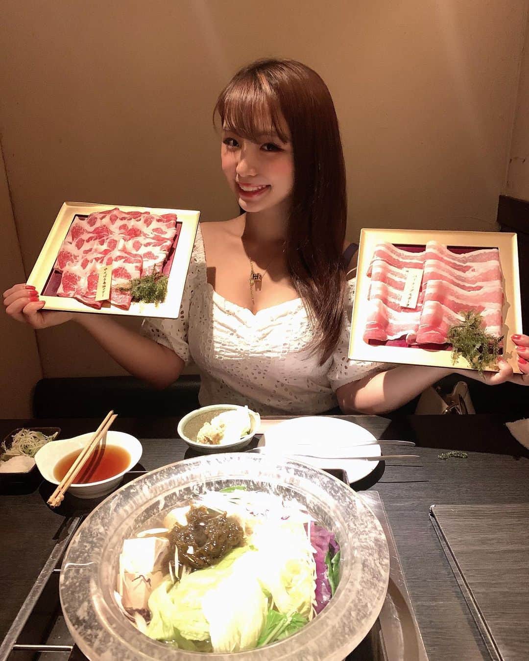 CHERIさんのインスタグラム写真 - (CHERIInstagram)「OKINAWA FOODIE💓💞 沖縄アグー豚とパイナップルポークのしゃぶしゃぶ🐷🍍 Enjoying Okinawa pork called #agupork  was super fabulous 💕  イチナナで出会った方に教えて頂いたお店💞 📍 沖縄 しゃぶしゃぶ 燦 別邸もあるんだけど、私は那覇の本店にお邪魔しました💫 とっても美味しかったなぁ  ちょっと位置情報がわからなかったので🥺  ポークのしゃぶしゃぶとろけたんだけど、海ぶどうや生もずくのしゃぶしゃぶも新感覚かつ美味しかった🙈」6月26日 20時52分 - hi_cherish.gram
