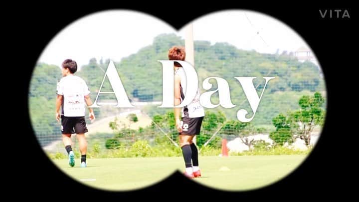 田中恵太のインスタグラム：「明日からJリーグ再開！ 琉球は明後日からだけど、他チームの試合観るのも楽しみ！  最近の生活をちょろっと動画にしてみた。それっぽく。  #田中恵太#fc琉球#田中食堂#fcryukyu#沖縄#沖縄市#那覇市#soccer#football#jリーグ#jleague#j2#okinawa#cooking#cookingram#YouTube#youtuber#Jリーグ再開#KELME」