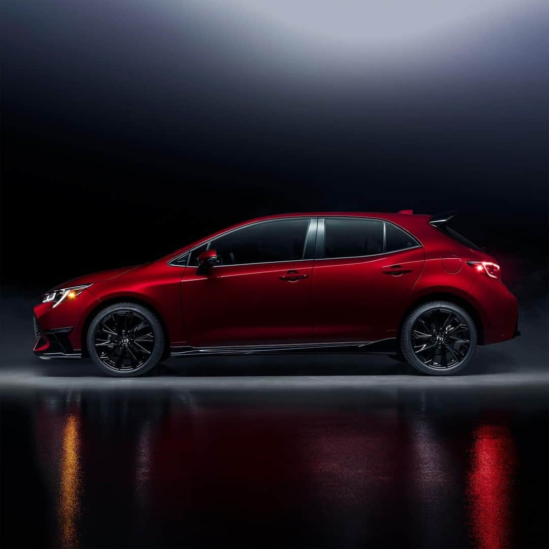toyotausaさんのインスタグラム写真 - (toyotausaInstagram)「Red just became the new color of envy. Introducing the 2021 #Corolla Hatchback Special Edition! #LetsGoPlaces」6月26日 21時01分 - toyotausa