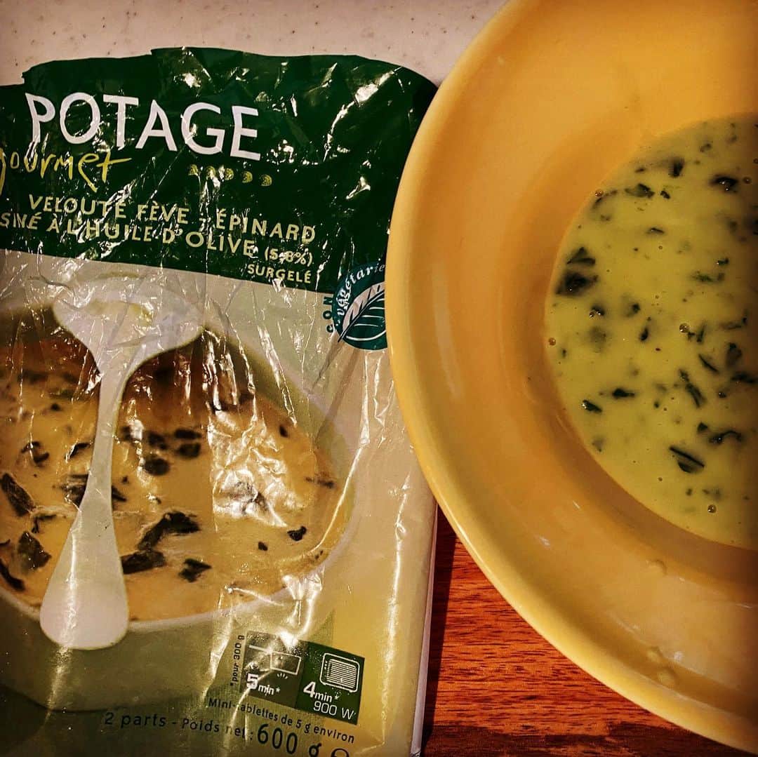 ミラクルひかるさんのインスタグラム写真 - (ミラクルひかるInstagram)「冷凍食品専門店らしきお店で買ってみたエンドウとほうれん草のスープがめちゃ美味かったぁーー❣️なんてお店でしたっけ！？一見キンコーズかなと思っちゃう雰囲気の…あーー。なんだっけ。　#キンコーズ　#冷凍食品専門店  で、今回あえて検索しないスタンス。」6月26日 21時13分 - miracle_hikaru_official