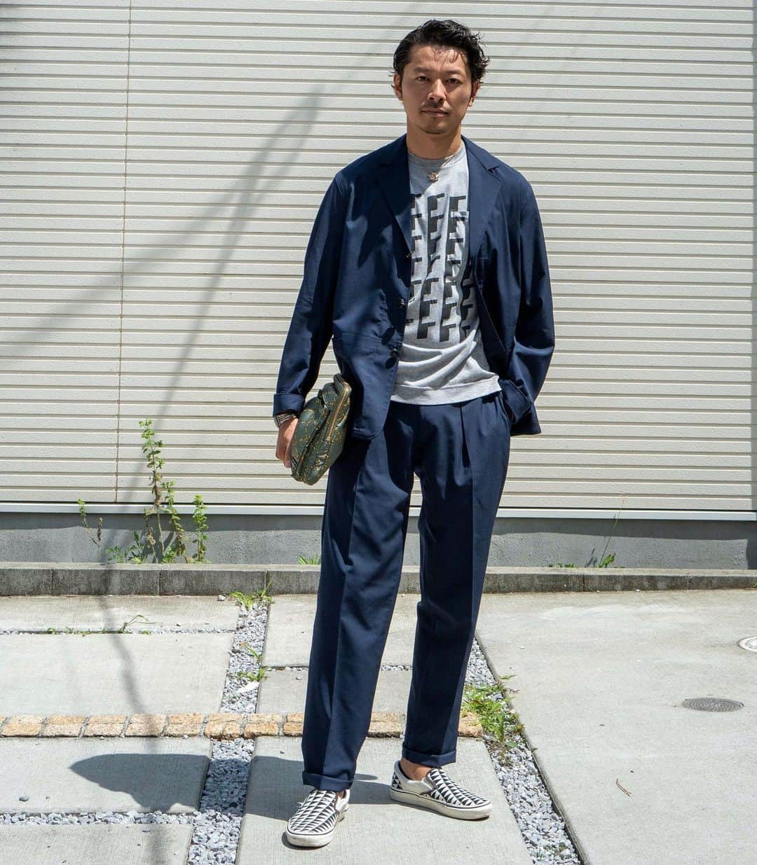高田朋佳のインスタグラム：「Relax suits style... ———————————————————————— #popupstore #東京 #reservationsonly  #takadachannel #youtuber #onlyone #newcolonialstyle #jetset #singapore #luxuryresort #colonyclothing #singaporelife #singaporestyle  #lifestyle #fashion #mensfashions #dapper #igfashion #sprezzatura」