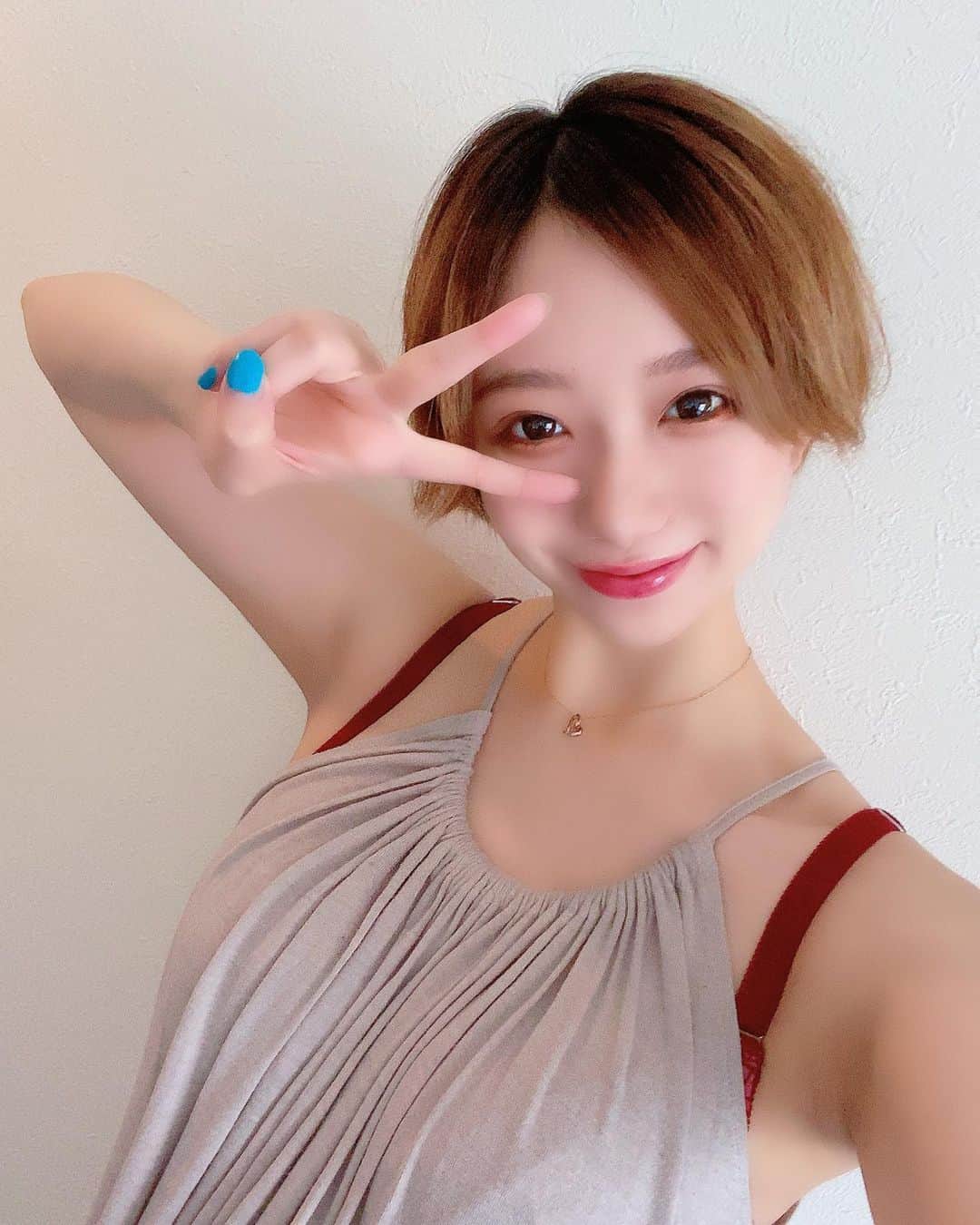 大石ほのかのインスタグラム：「最近幸せいーぱいです💓😆 . お料理は毎日勉強の日々です😂👐 . すぐおなかいっぱいになるんだけど いっぱい栄養取ってあげなきゃ！って 汁物メイン野菜って頑張って食べてます👊🧡🍙(　˙༥˙　) ほんとは果物も食べたいっ🍎🍇🍋🍐」