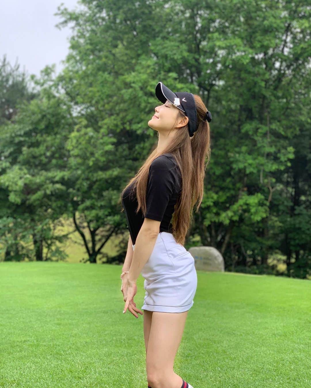 チェ・スルギさんのインスタグラム写真 - (チェ・スルギInstagram)「. . 헤헿헿헿헿 ~_~ 오늘 마이컬러는 🖤🤍🖤🤍 . /-\ 오늘도 골린이 한뼘 성장! . . .  @mycoloris_official」6月26日 21時33分 - angel9028