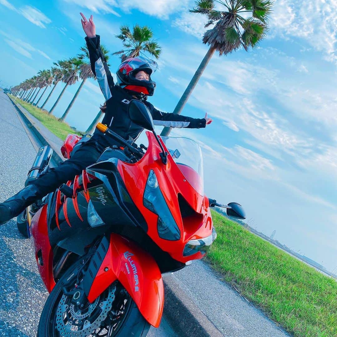 AMIさんのインスタグラム写真 - (AMIInstagram)「・ ・ 千葉フォルニアへ～🏍 映え映えな写真が撮れました📸 ・ ・ ・ #バイク #bike #バイク女子 #バイク好きな人と繋がりたい  #バイクのある風景  #バイクのある生活  #kawasaki #ninja #zx14ｒ」6月26日 21時39分 - cococococo129